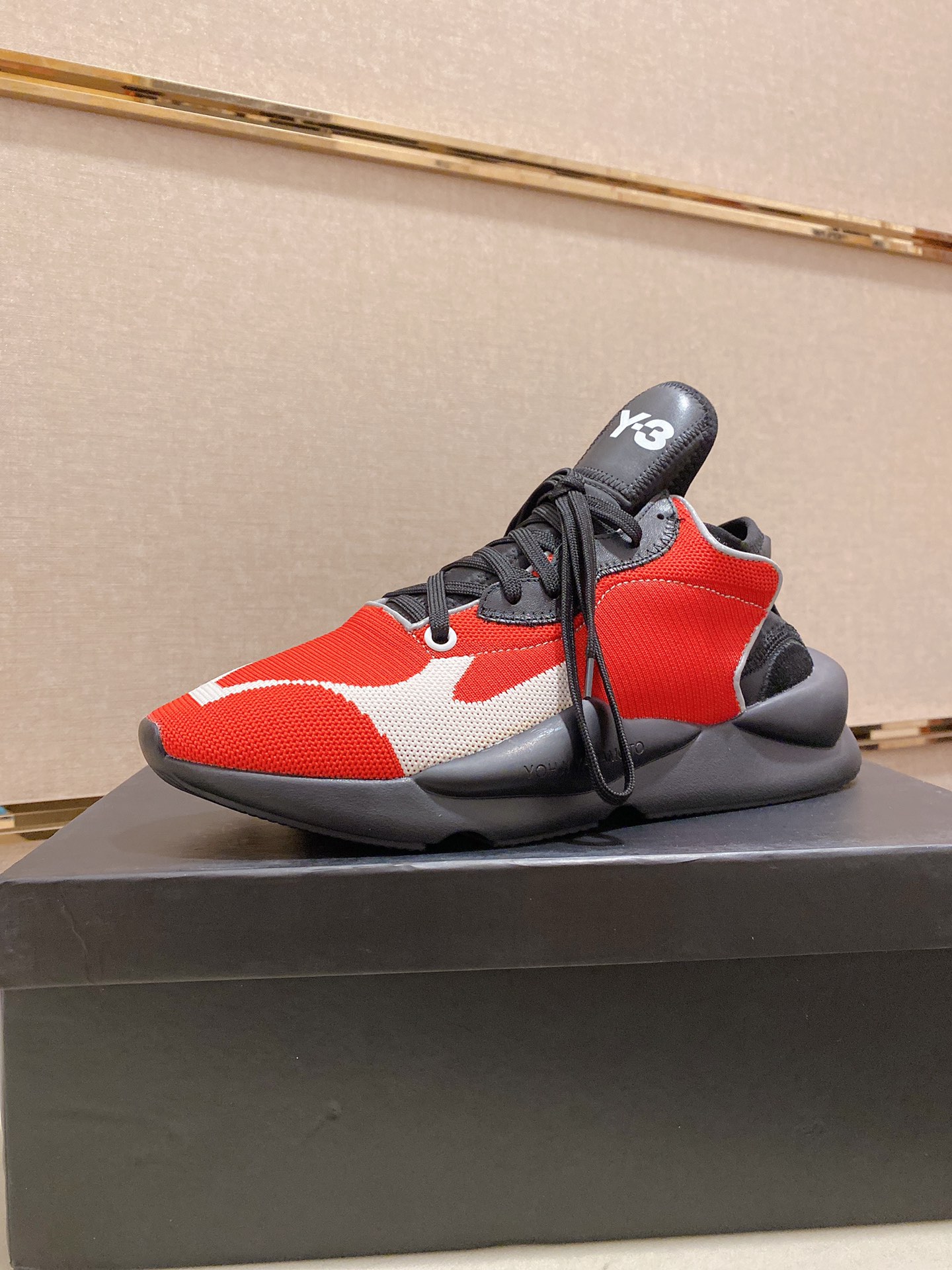 Y-3 Kaiwa Lace-Up Sneakers 11 - vstockx