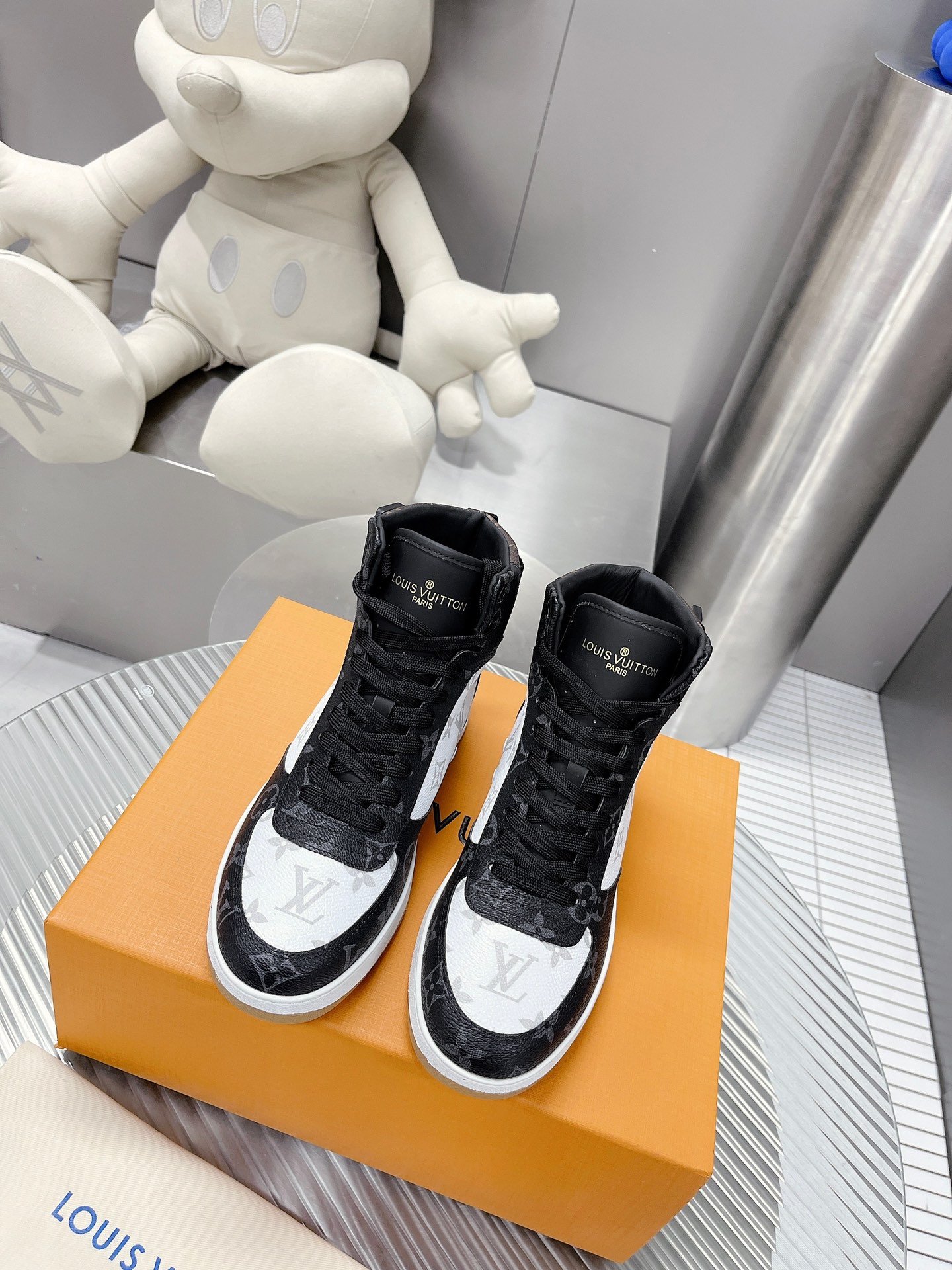 Louis Vuitton RIVOLI TRAINER BOOTS SNEAKER 11 - vstockx