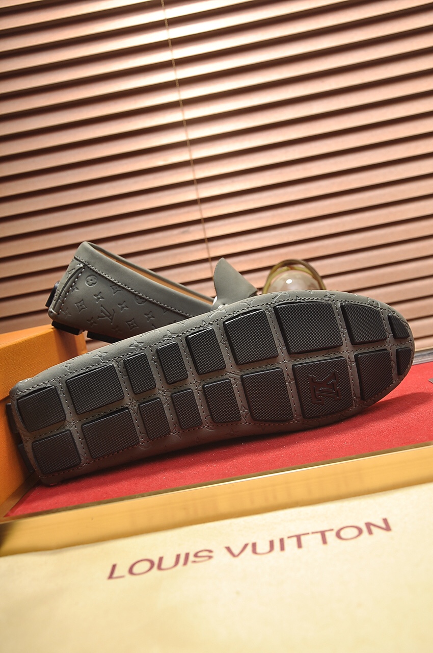 Louis Vuitton Leather Boots 25 - vstockx