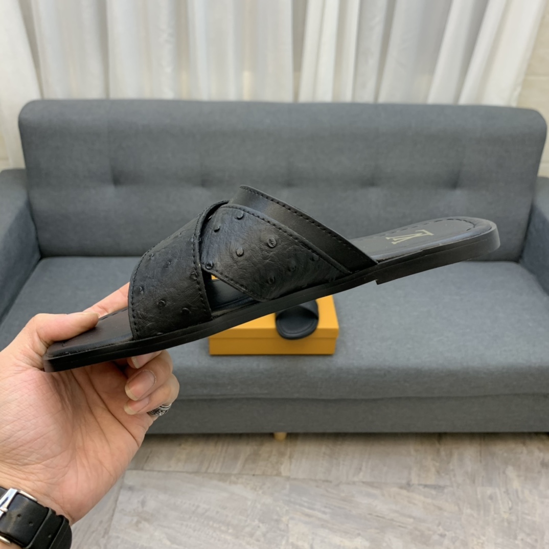 Louis Vuitton Slipper 136 - vstockx