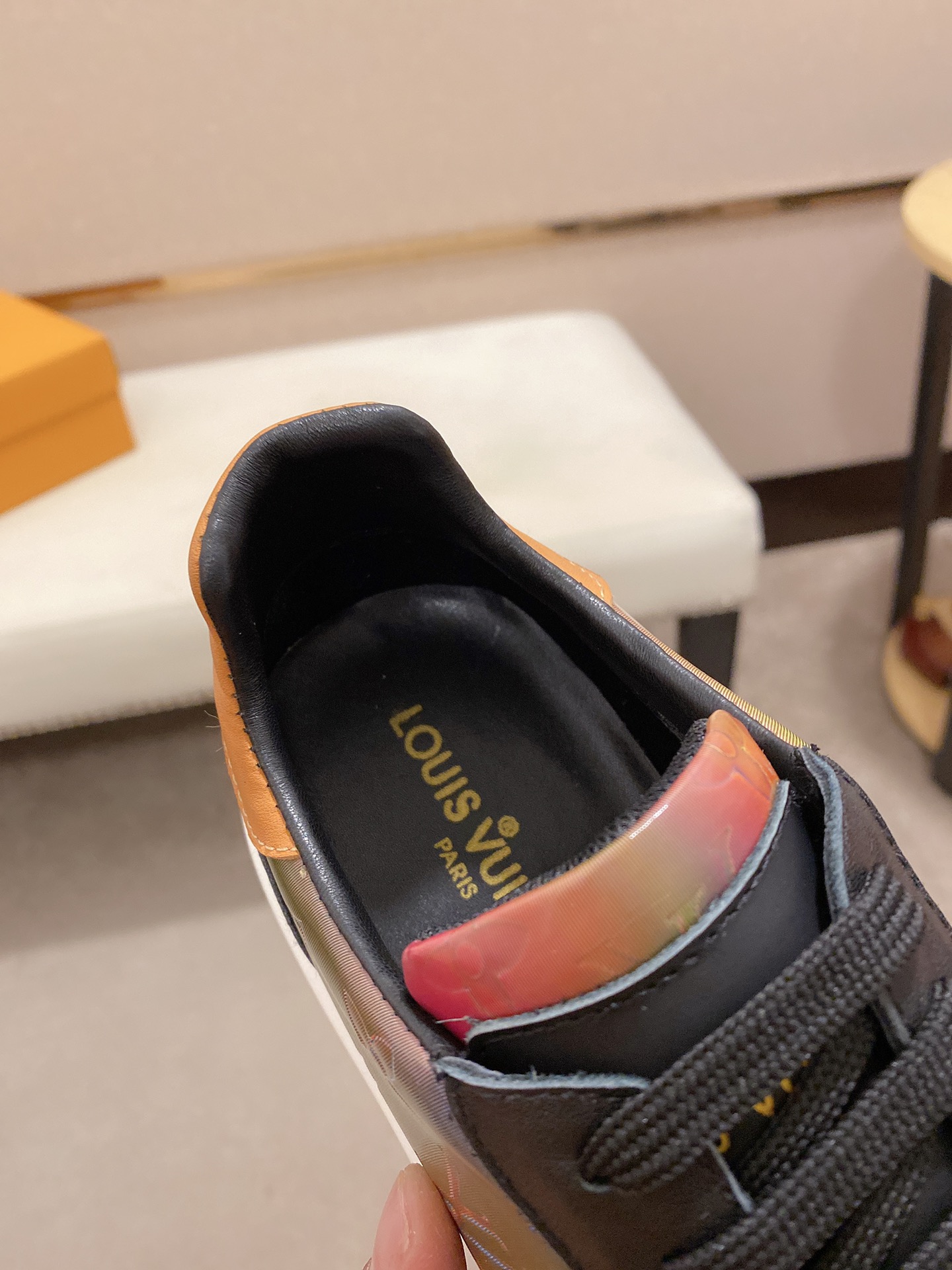 Louis Vuitton Low Top sneaker 115 - vstockx