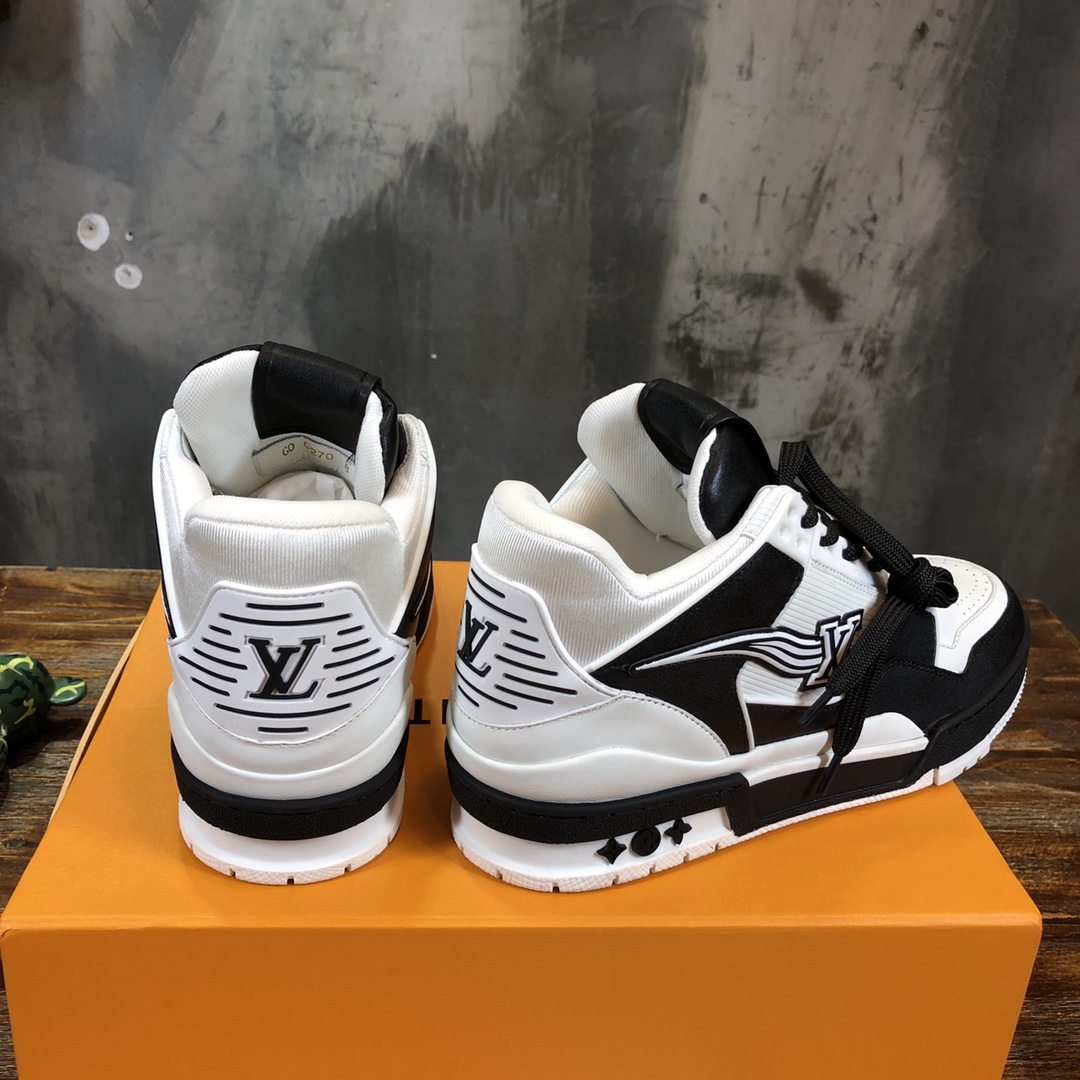 Louis Vuitton Trainer Sneakers 11 - vstockx