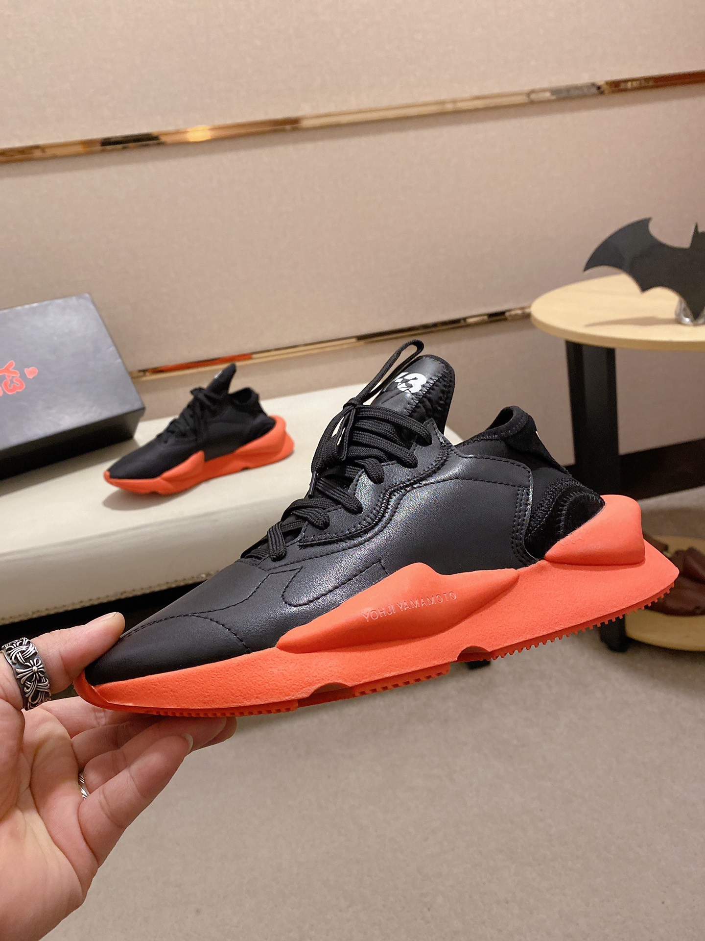 Y-3 Kaiwa Lace-Up Sneakers 22 - vstockx