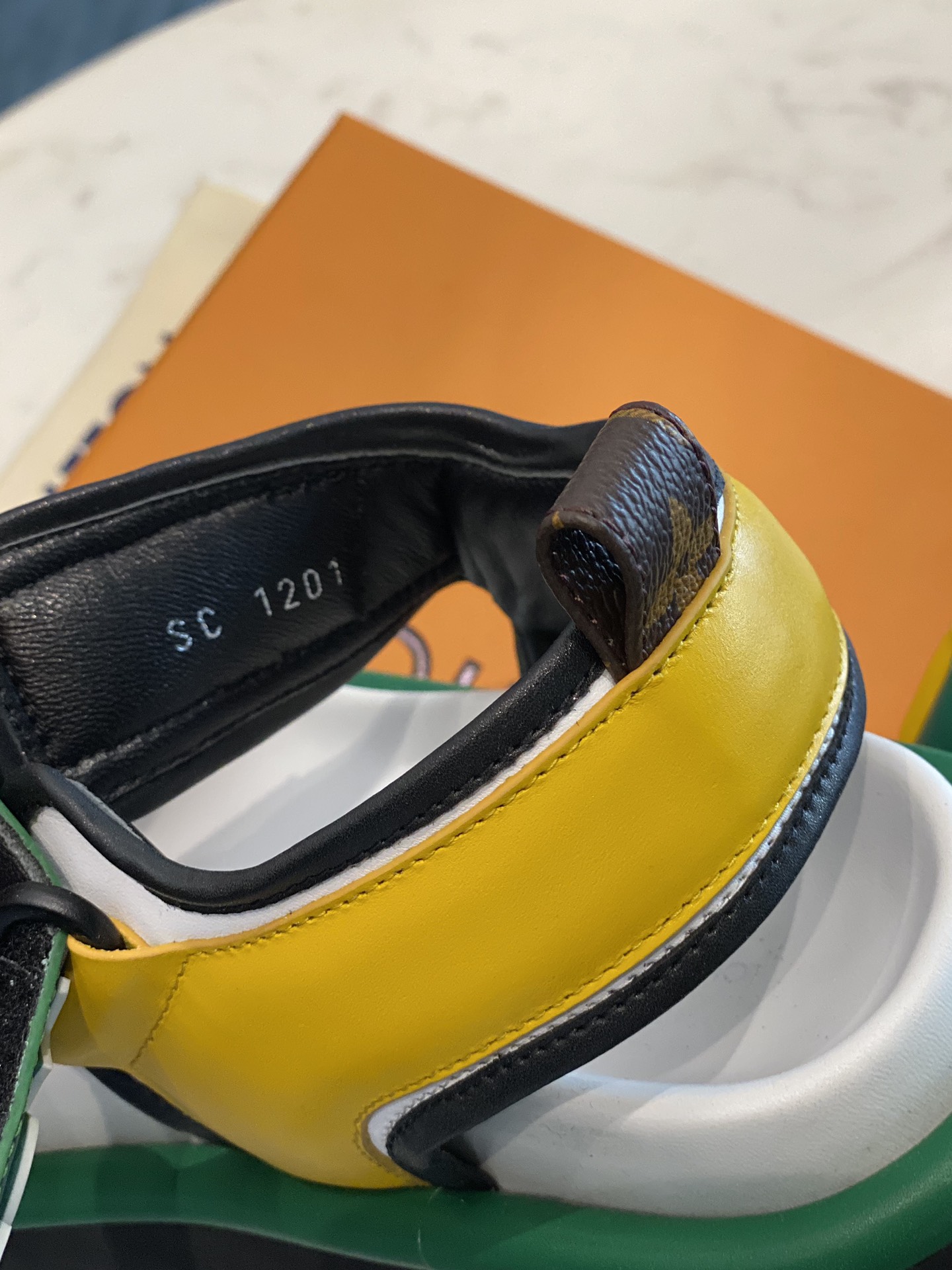 Louis Vuitton PASEO FLAT COMFORT SANDALS WOMEN 9 - vstockx