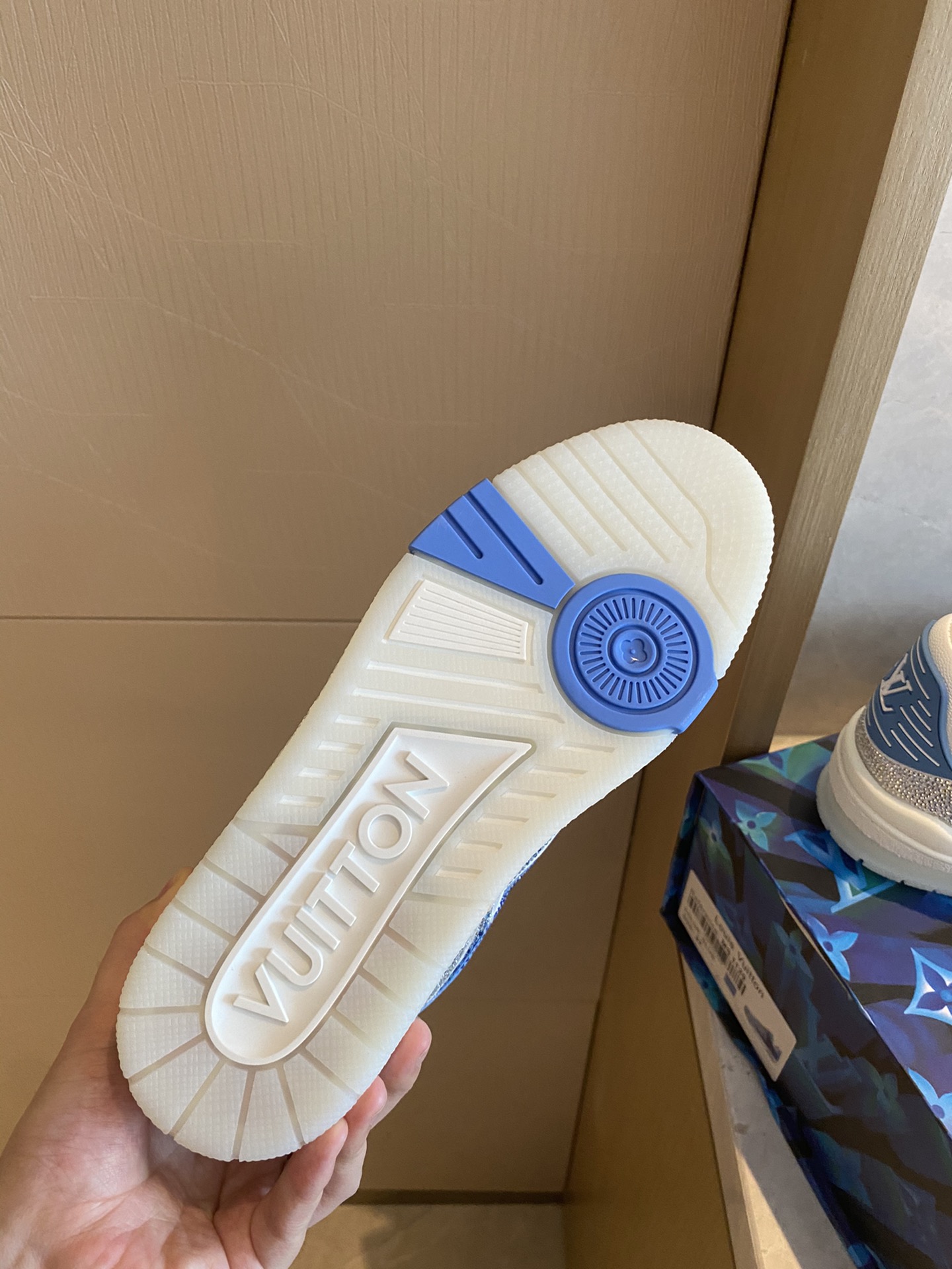 Louis Vuitton LV TRAINERS SNEAKER 9 - vstockx