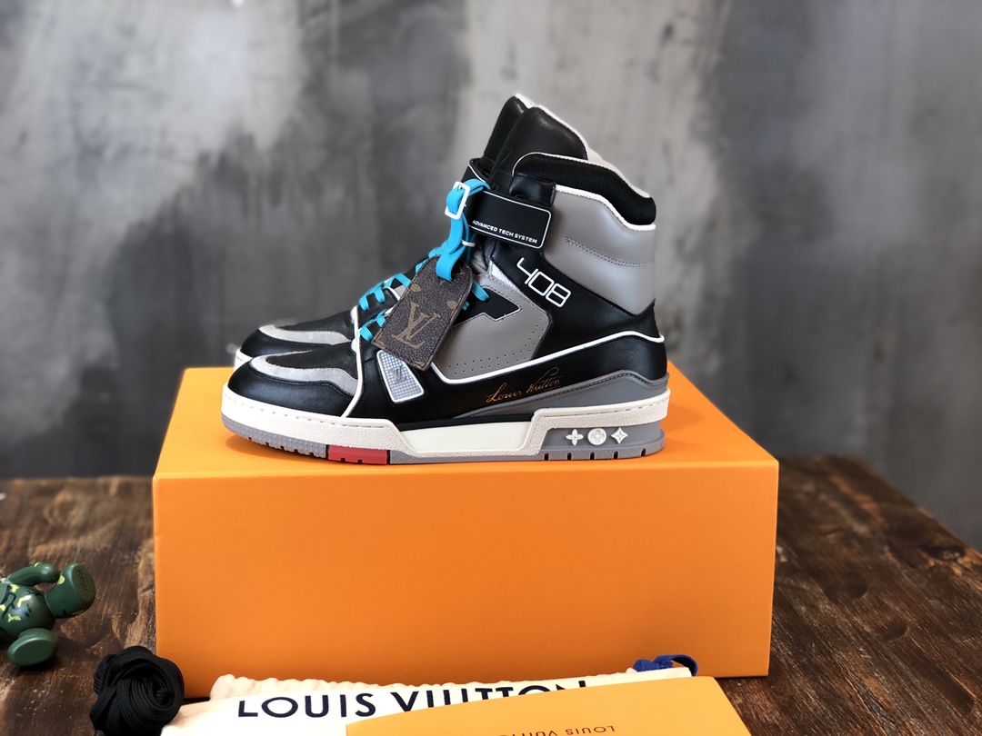 Louis Vuitton Trainer Sneakers 19 - vstockx