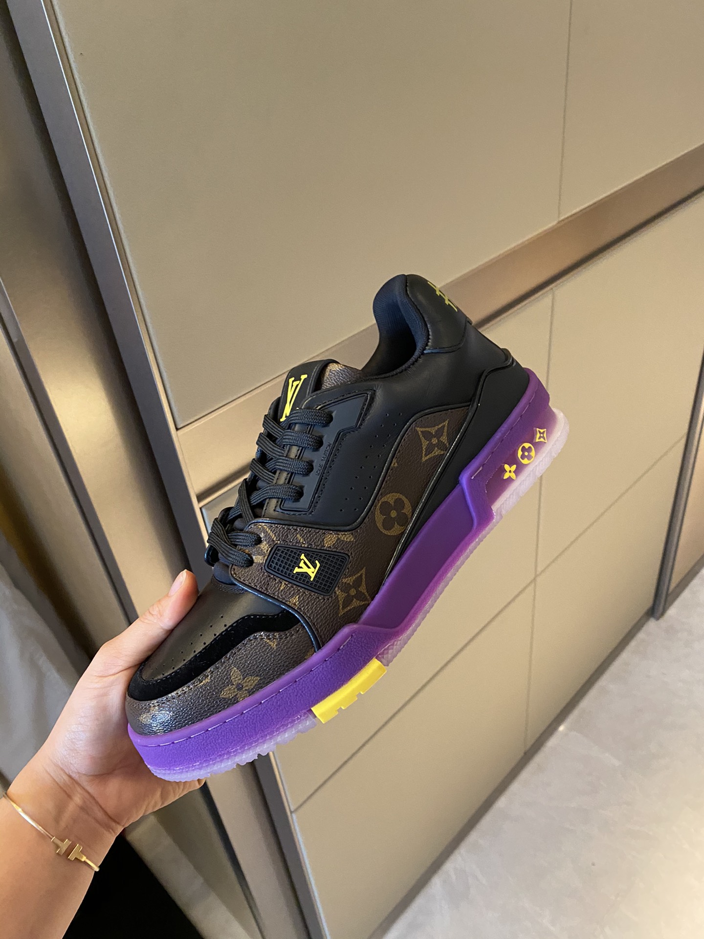 Louis Vuitton LV TRAINERS SNEAKER 9 - vstockx