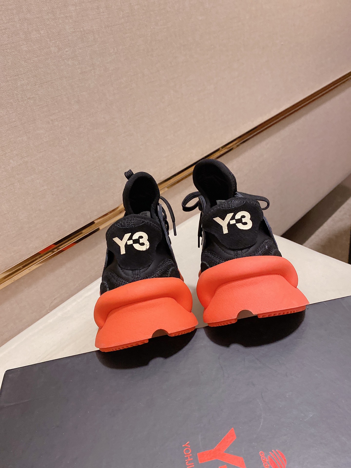 Y-3 Kaiwa Lace-Up Sneakers 22 - vstockx