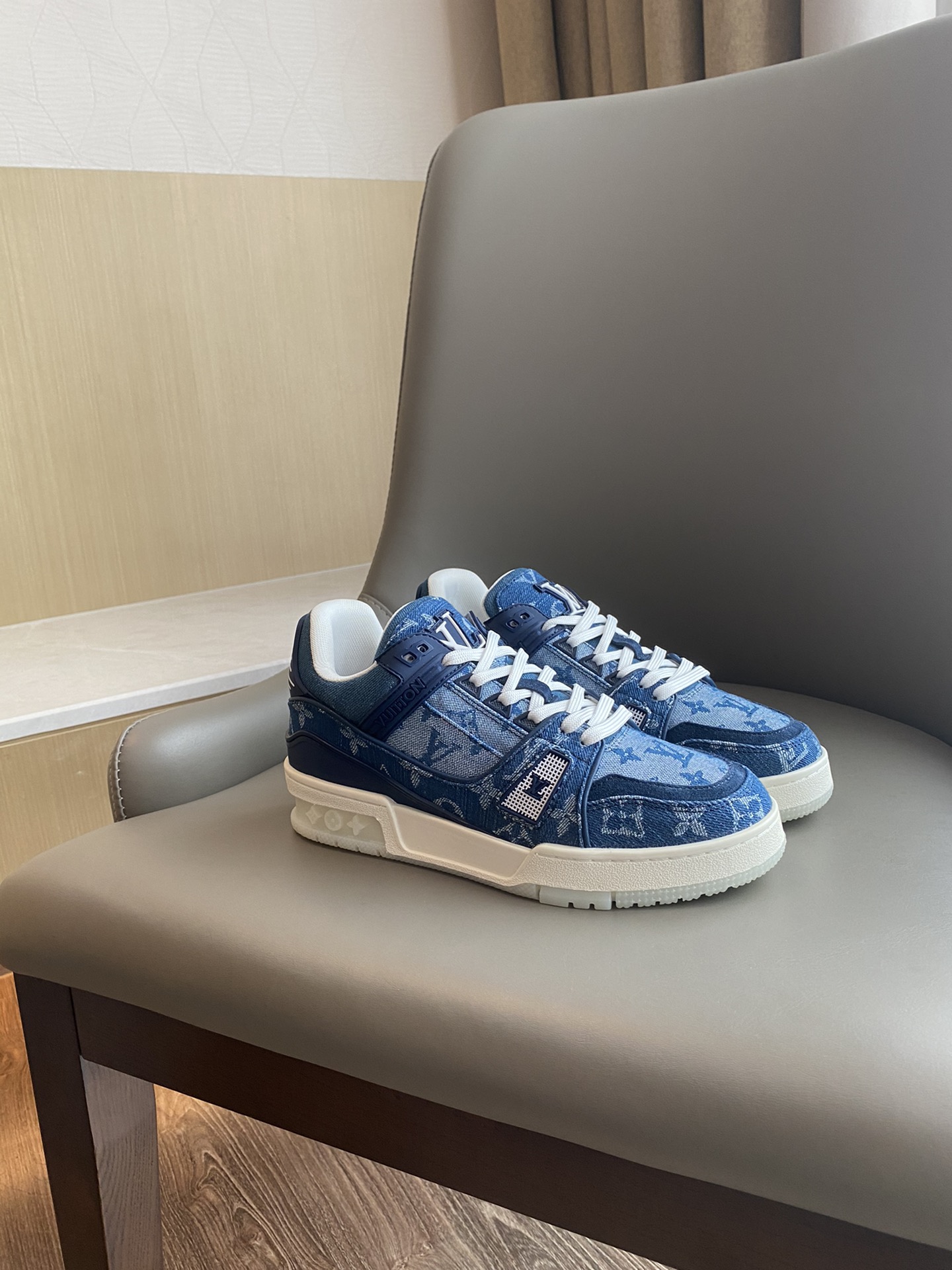 Louis Vuitton LV TRAINERS SNEAKER 9 - vstockx