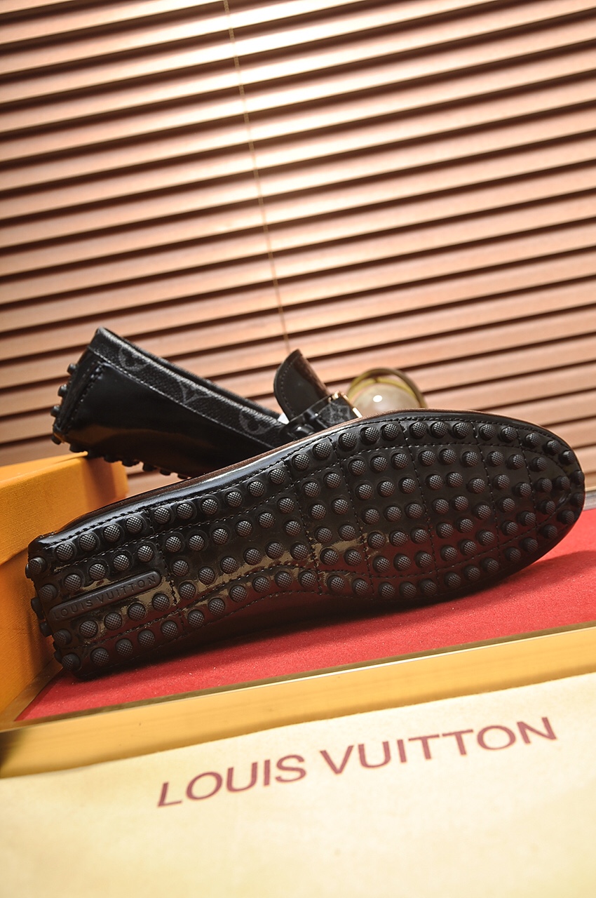 Louis Vuitton Leather Boots 18 - vstockx