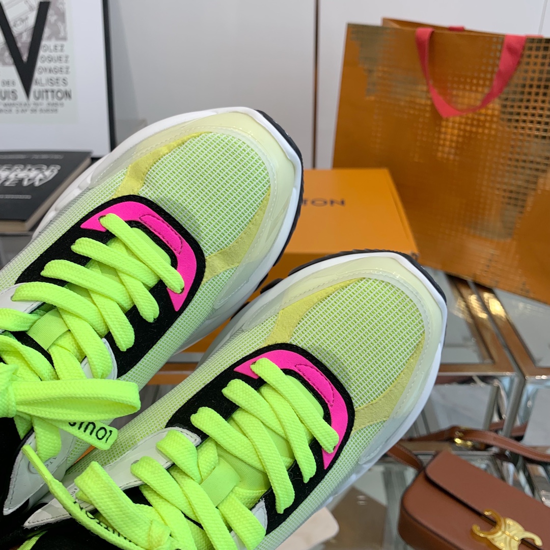 Louis Vuitton RUN 55 TRAINERS SNEAKER 3 - vstockx