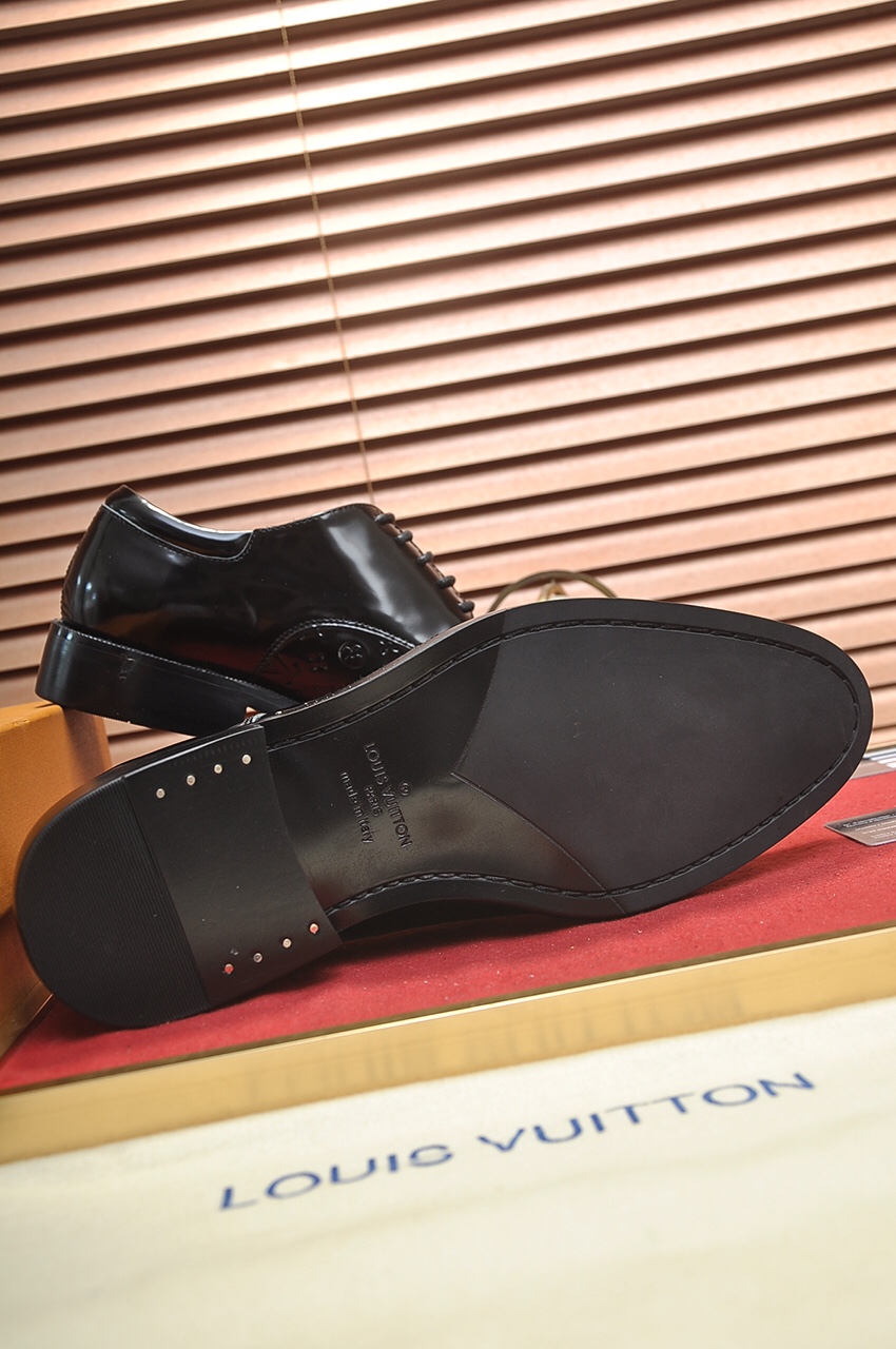 Louis Vuitton Leather Boots 43 - vstockx