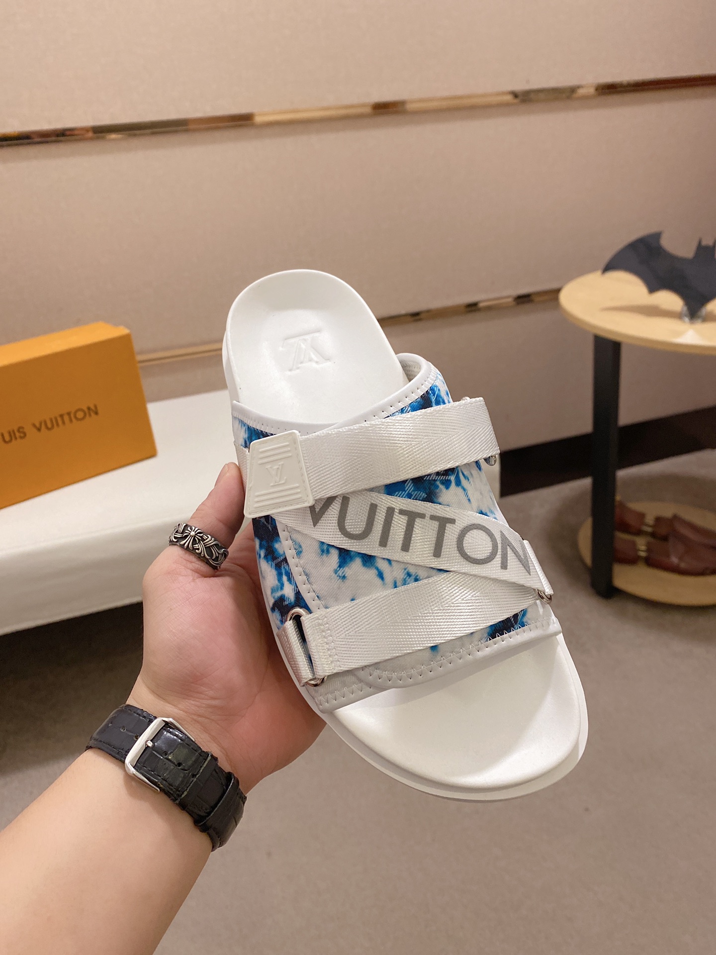 Louis Vuitton Honolulu Sneaker 7 - vstockx