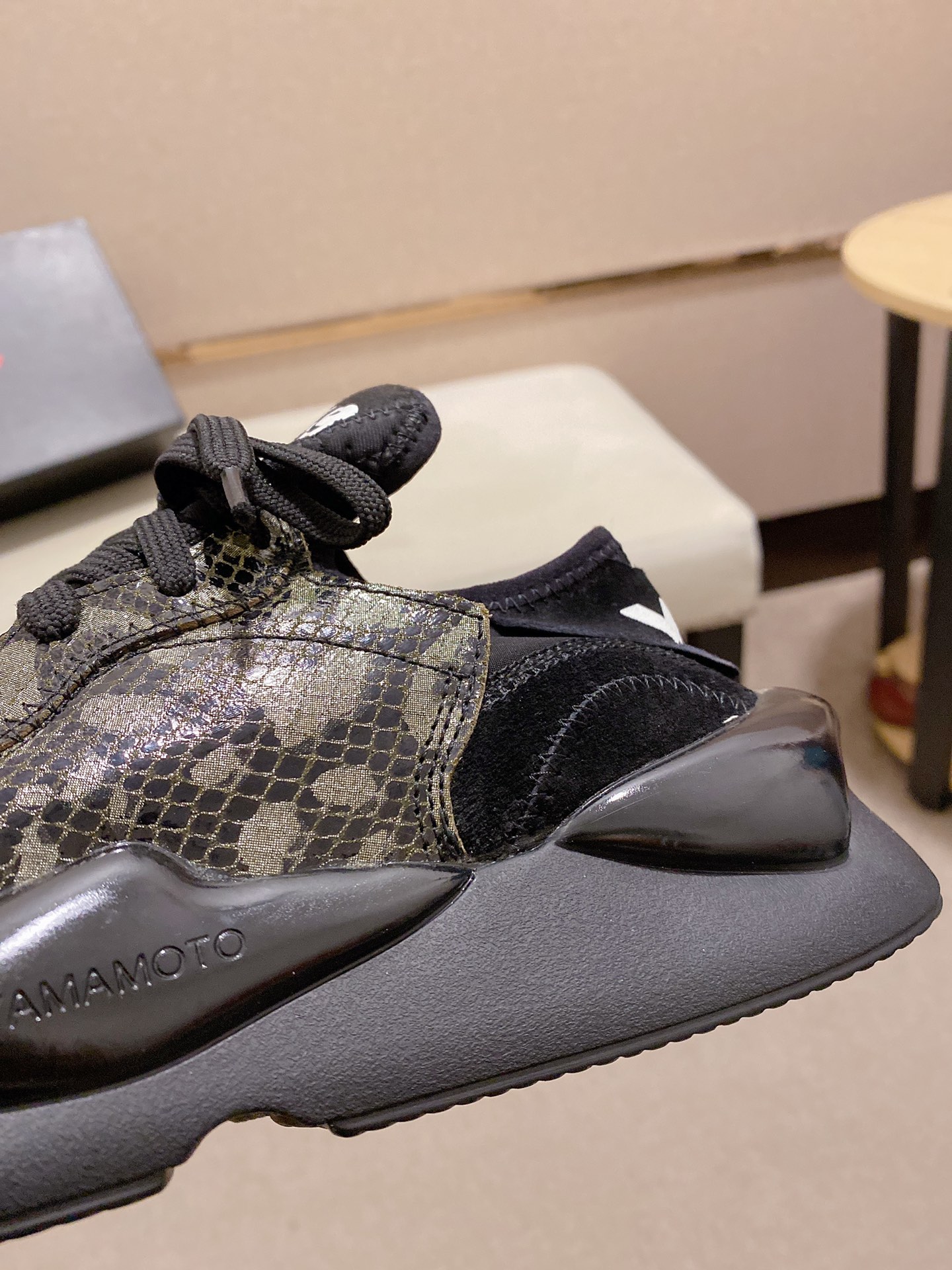 Y-3 Kaiwa Lace-Up Sneakers 15 - vstockx