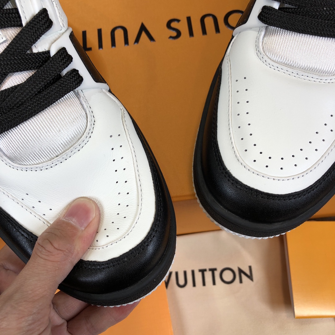 Louis Vuitton Trainer Sneakers 11 - vstockx