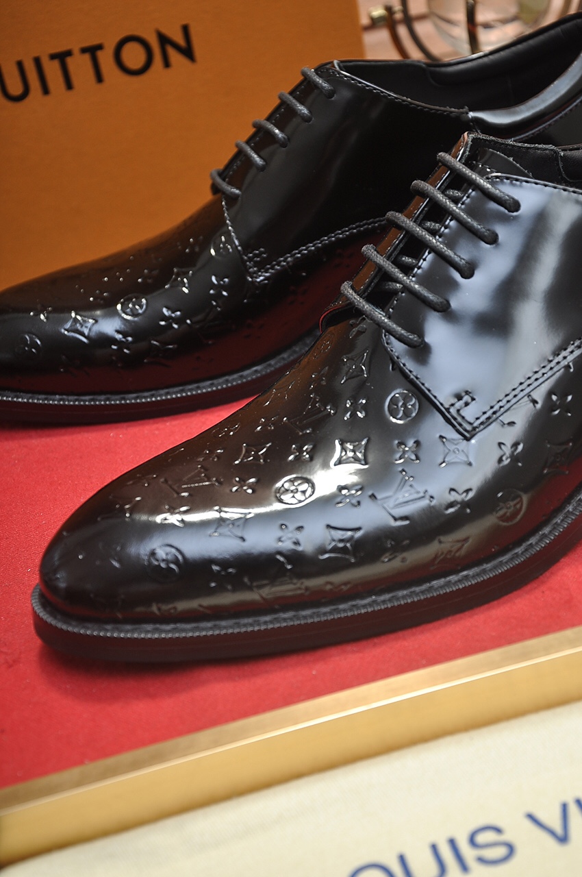 Louis Vuitton Leather Boots 43 - vstockx