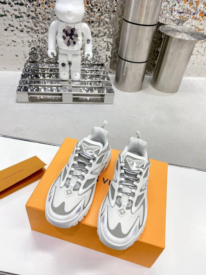 Louis Vuitton LV Runner Tatic Sneaker White - vstockx