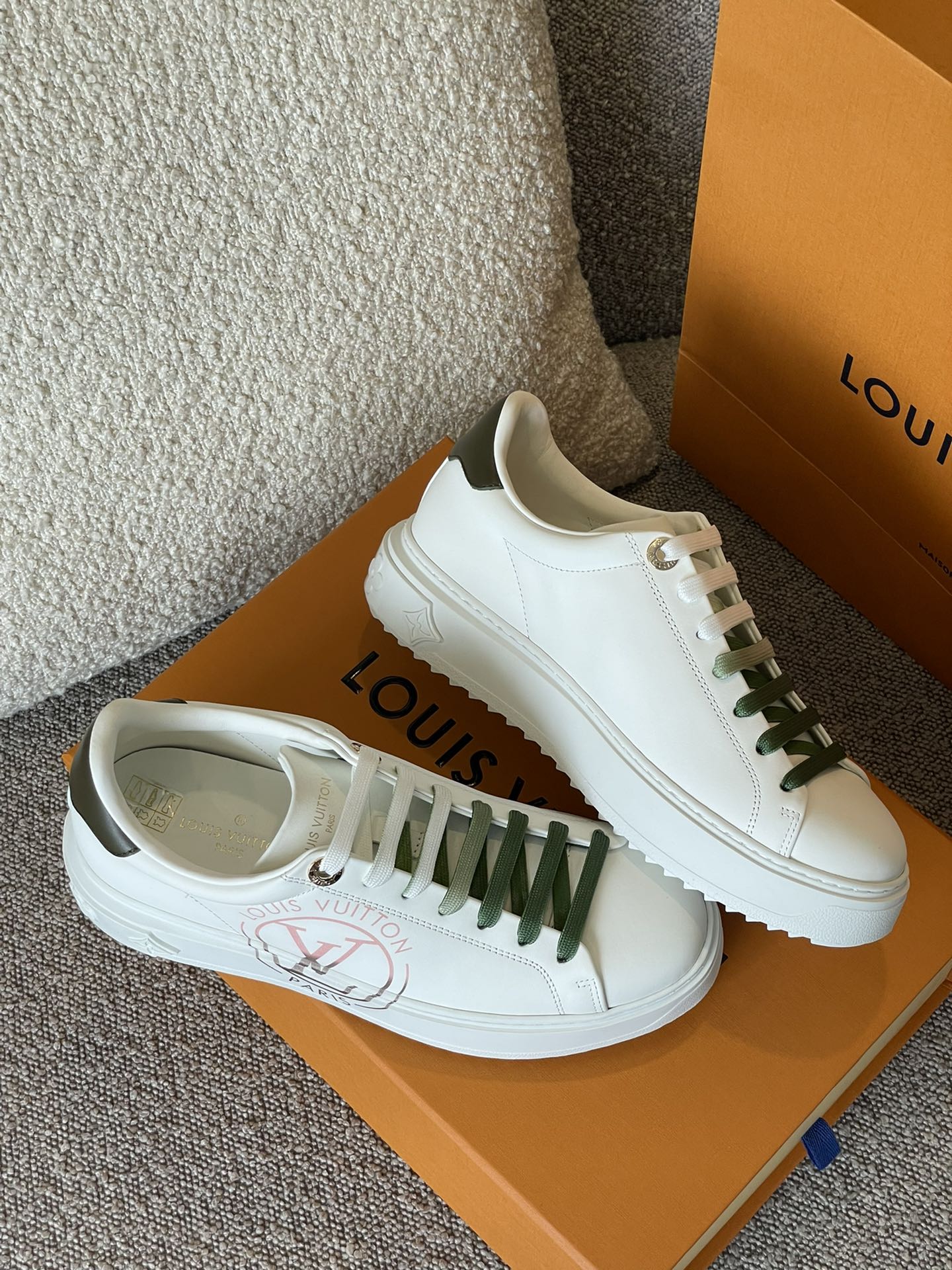 Louis Vuitton TIME OUT TRAINERS 1 - vstockx