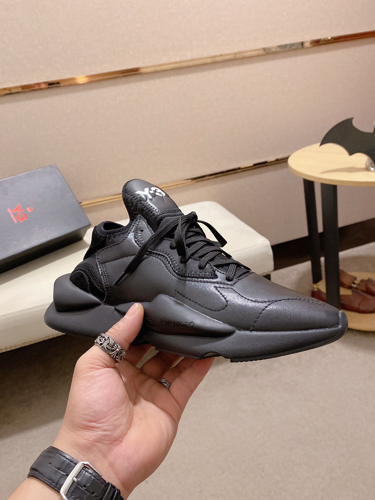 Y-3 Kaiwa Lace-Up Sneakers 26 - vstockx