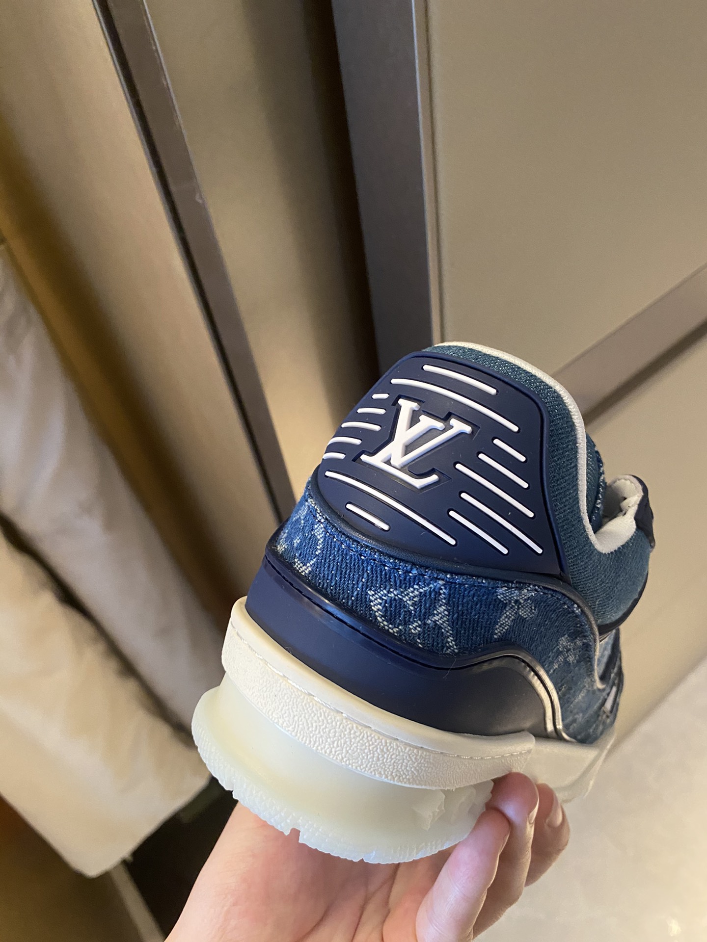 Louis Vuitton LV TRAINERS SNEAKER 9 - vstockx