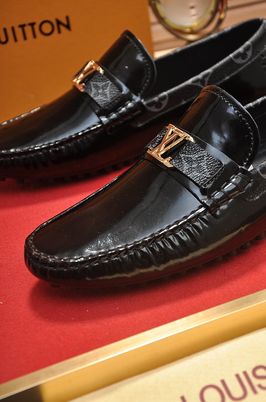 Louis Vuitton Leather Boots 18 - vstockx