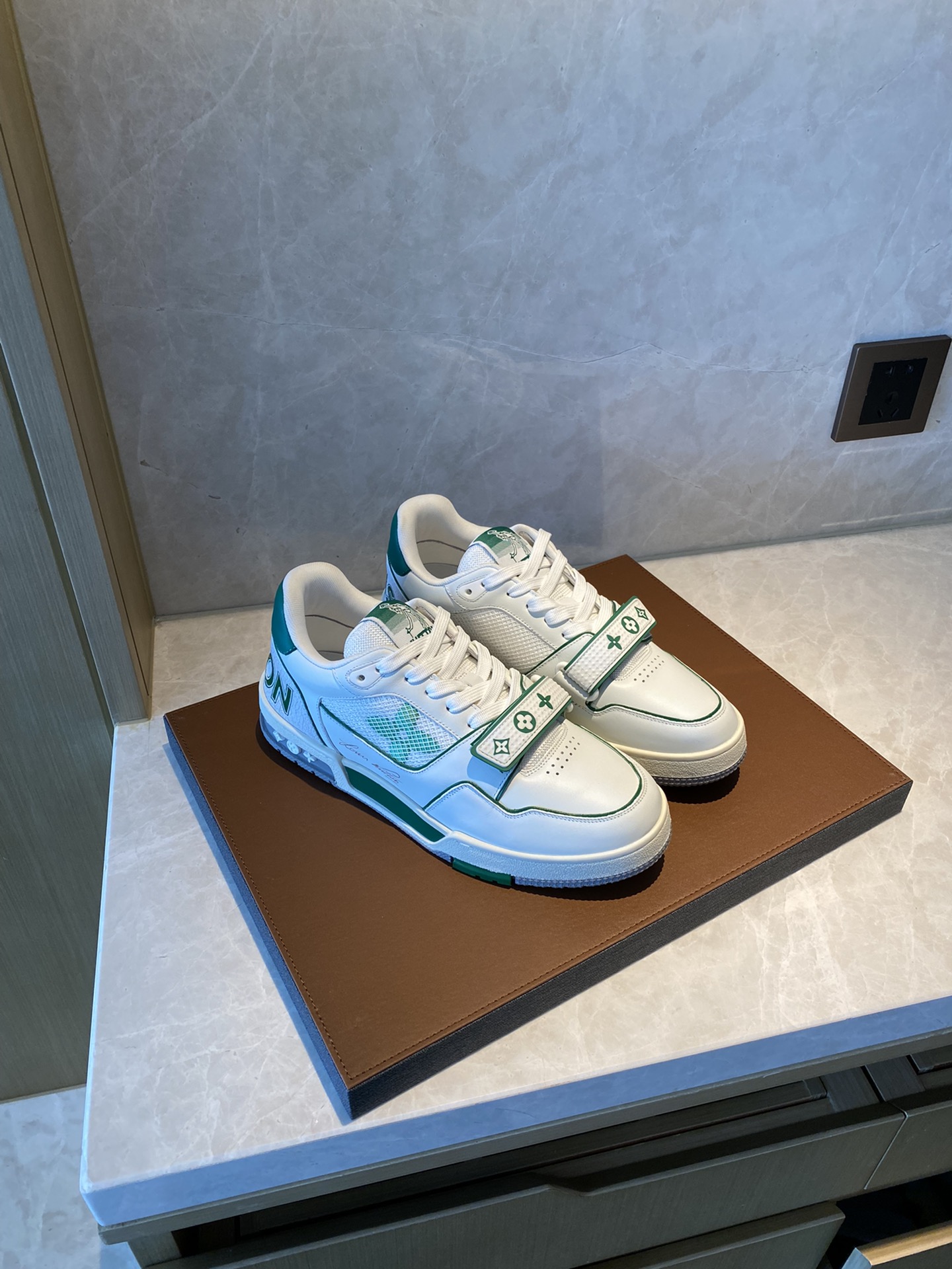 Louis Vuitton LV TRAINERS SNEAKER 9 - vstockx