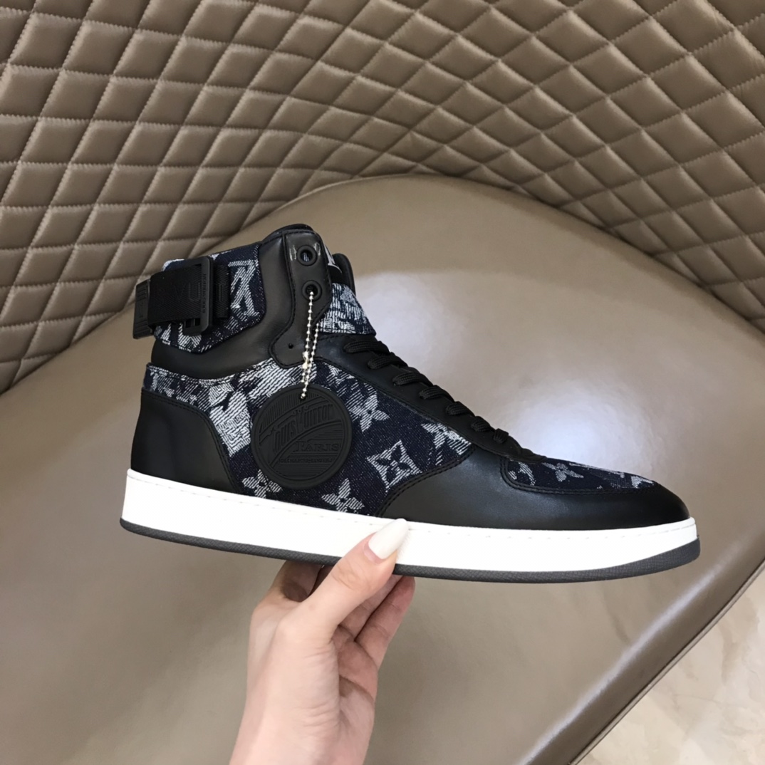 Louis Vuitton Rivoli sneaker 13 - vstockx