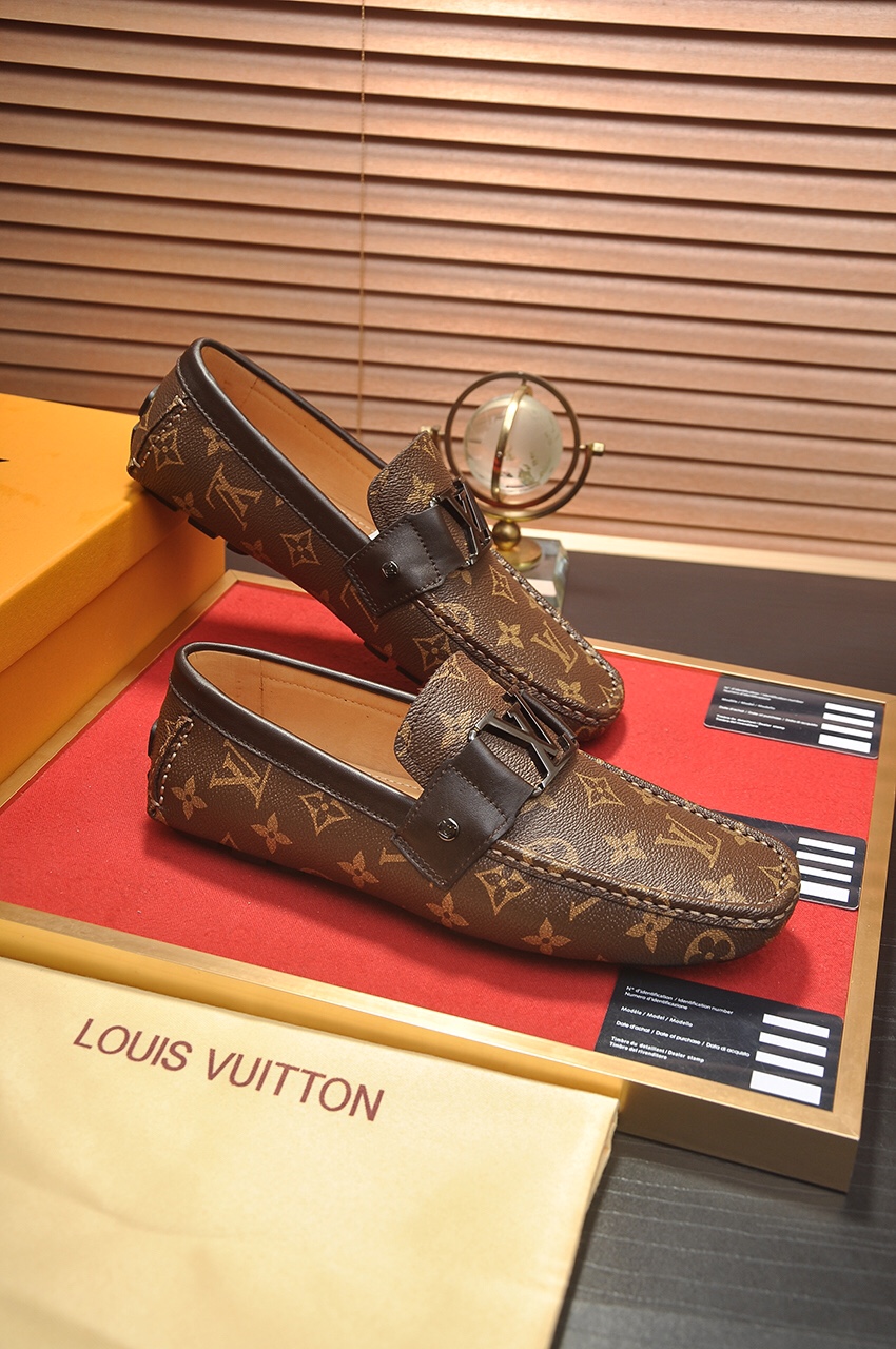 Louis Vuitton Leather Boots 32 - vstockx
