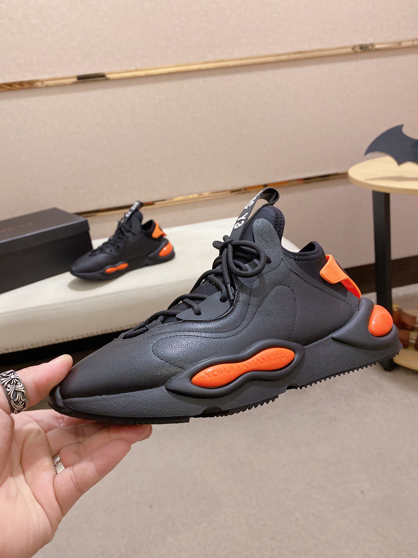 Y-3 Kaiwa Lace-Up Sneakers 5 - vstockx