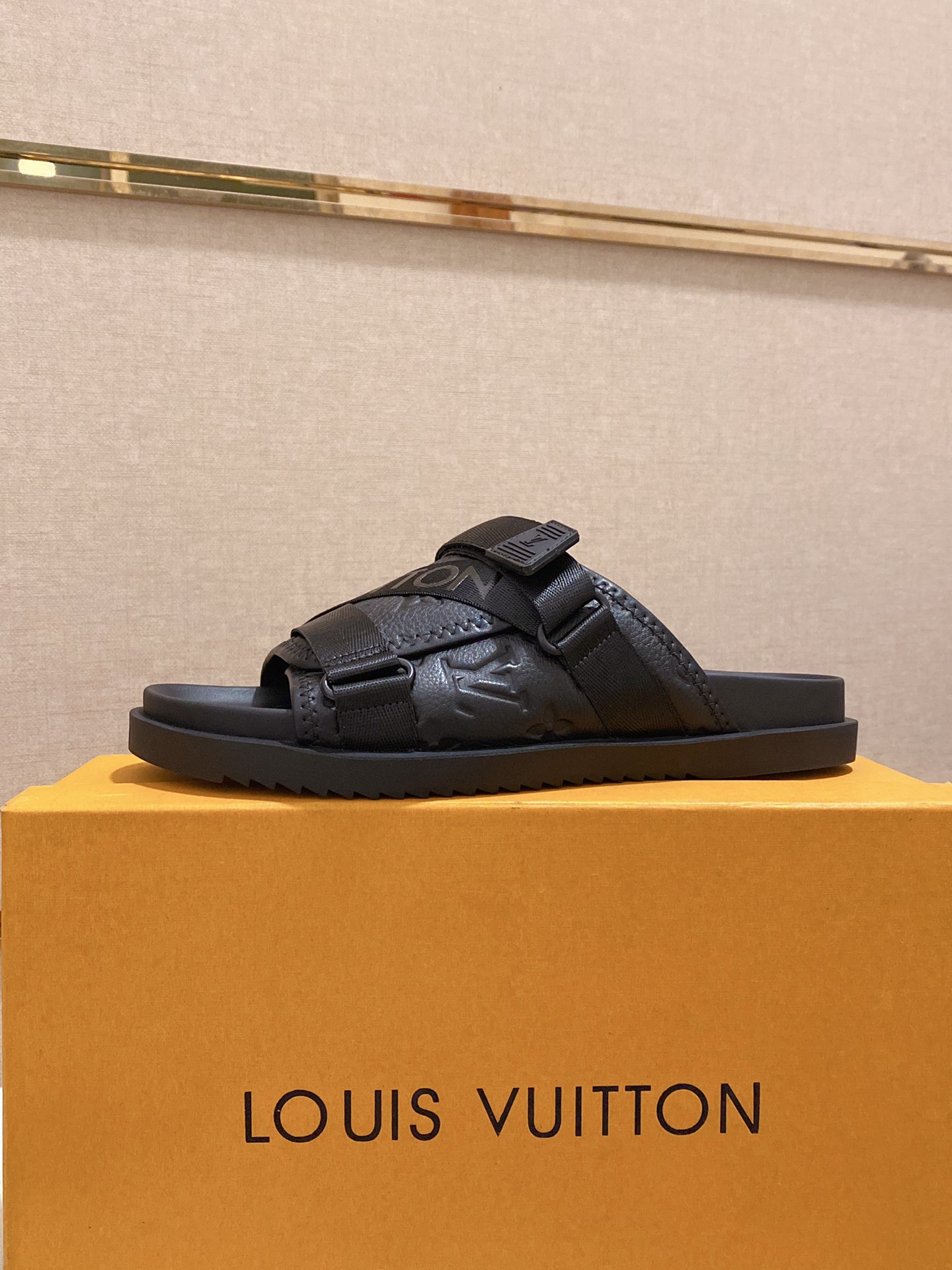 Louis Vuitton Honolulu Sneaker 6 - vstockx