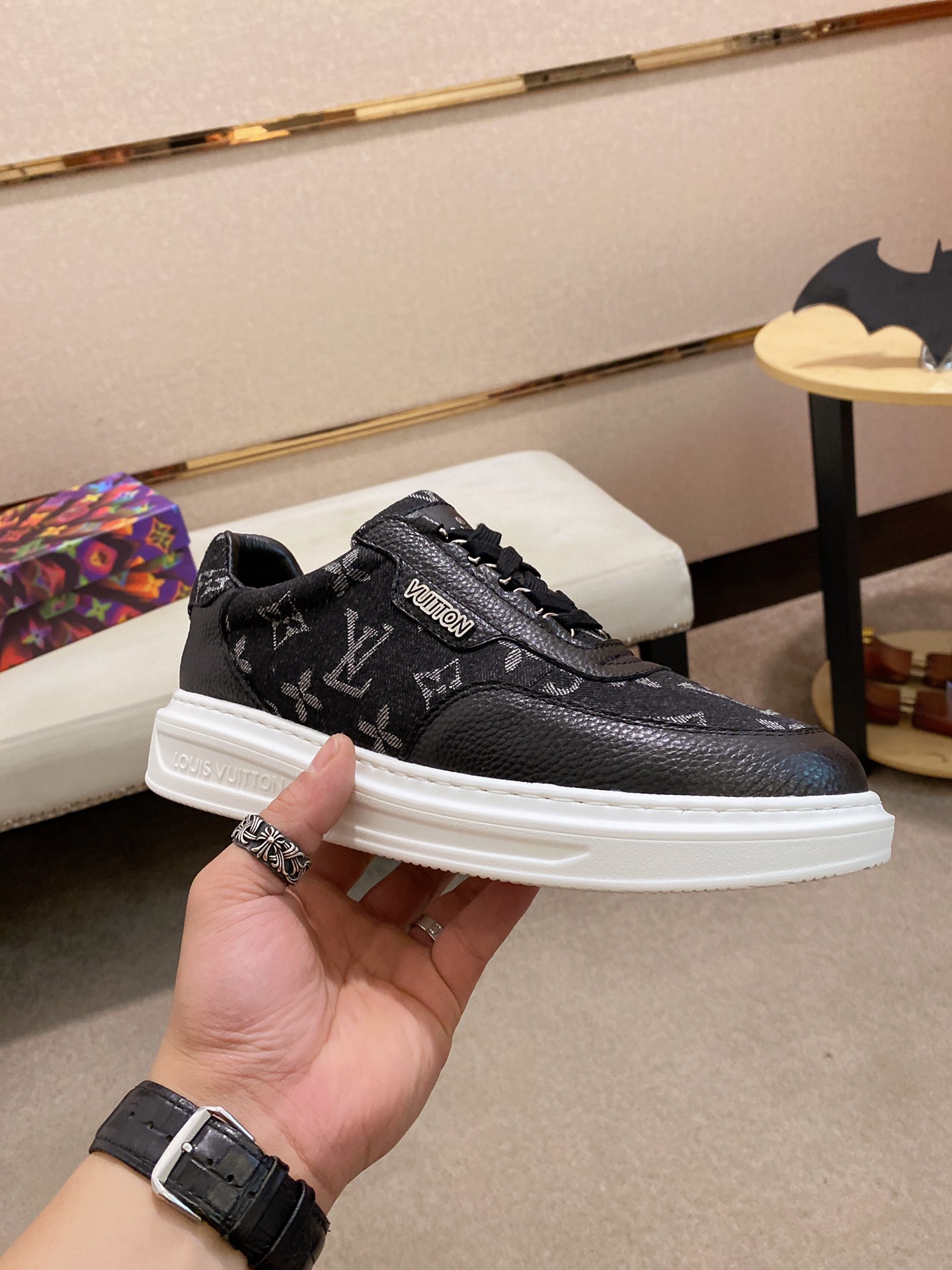 Louis Vuitton Low Top sneaker 109 - vstockx