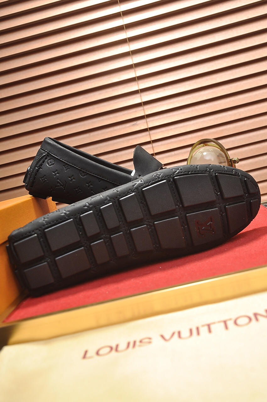 Louis Vuitton Leather Boots 26 - vstockx