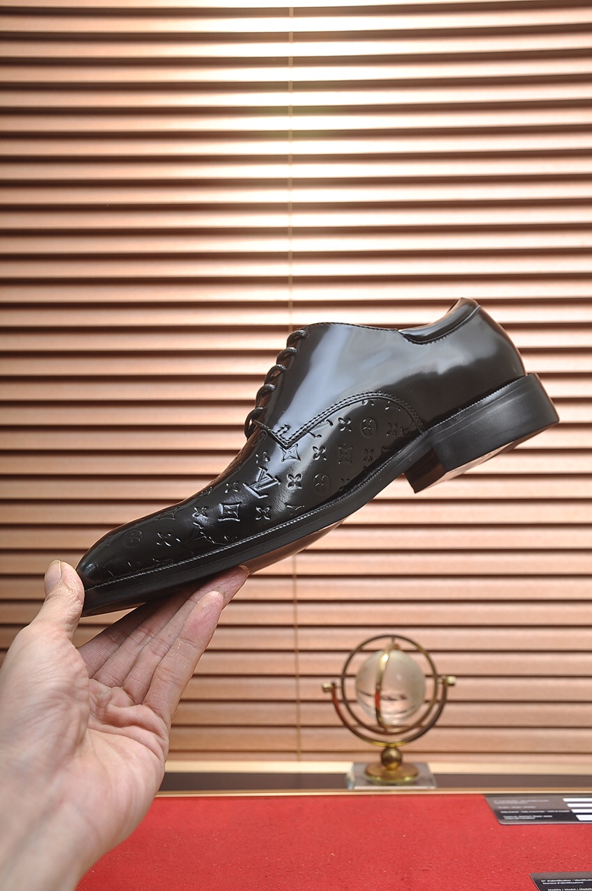 Louis Vuitton Leather Boots 43 - vstockx