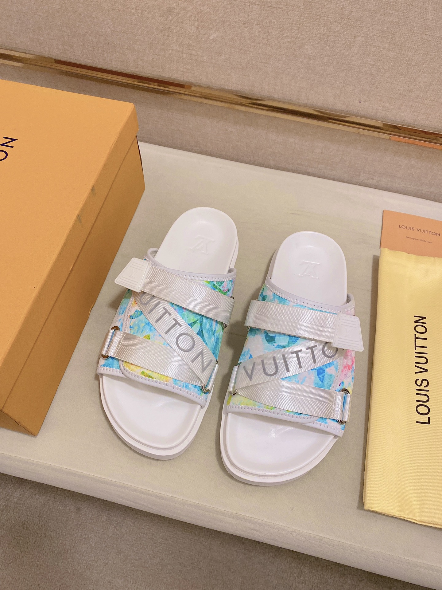 Louis Vuitton Honolulu Sneaker 8 - vstockx