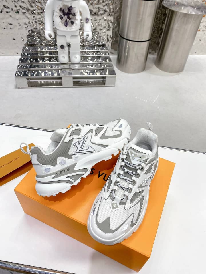 Louis Vuitton LV Runner Tatic Sneaker White - vstockx