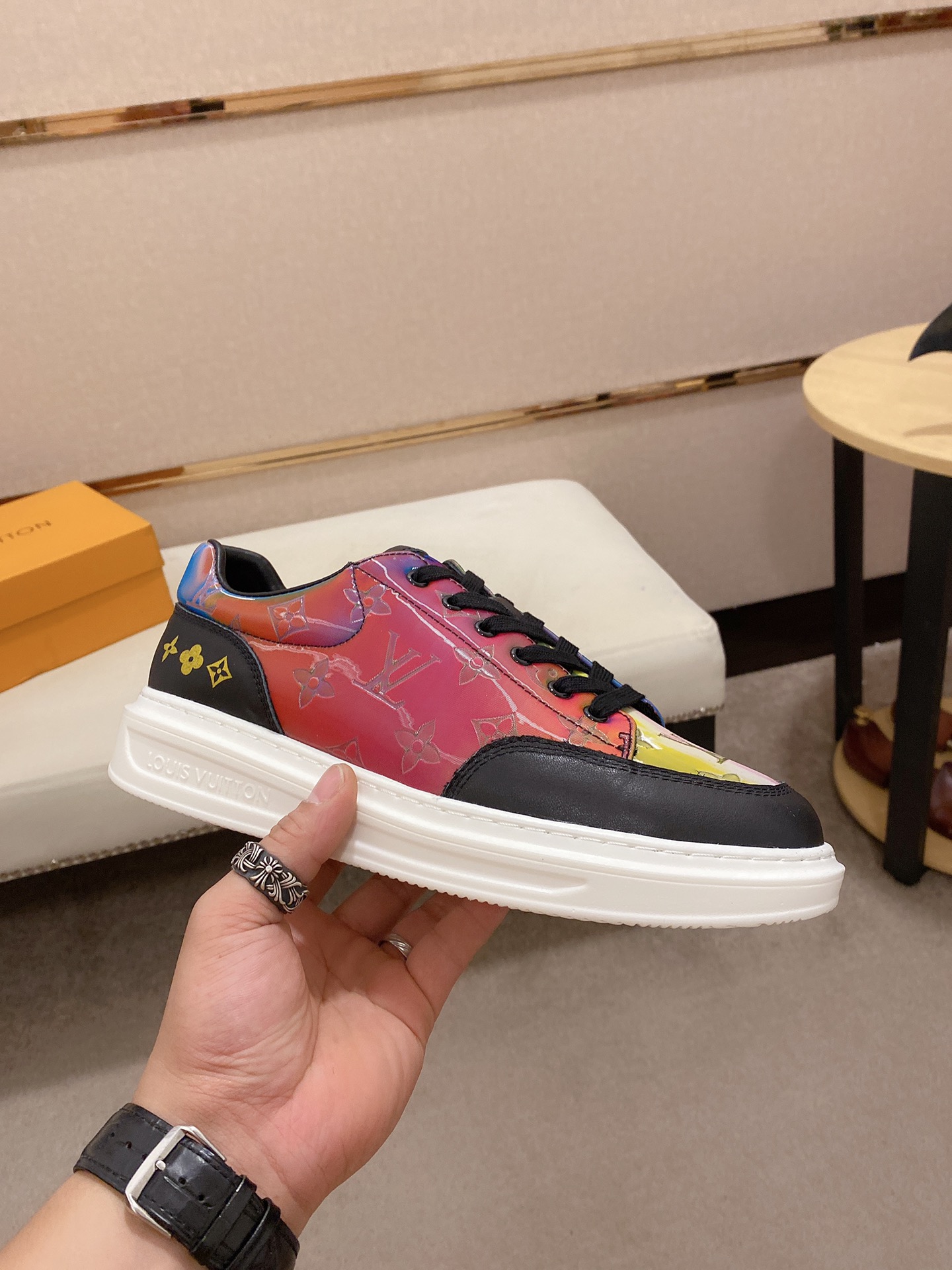 Louis Vuitton Low Top sneaker 113 - vstockx