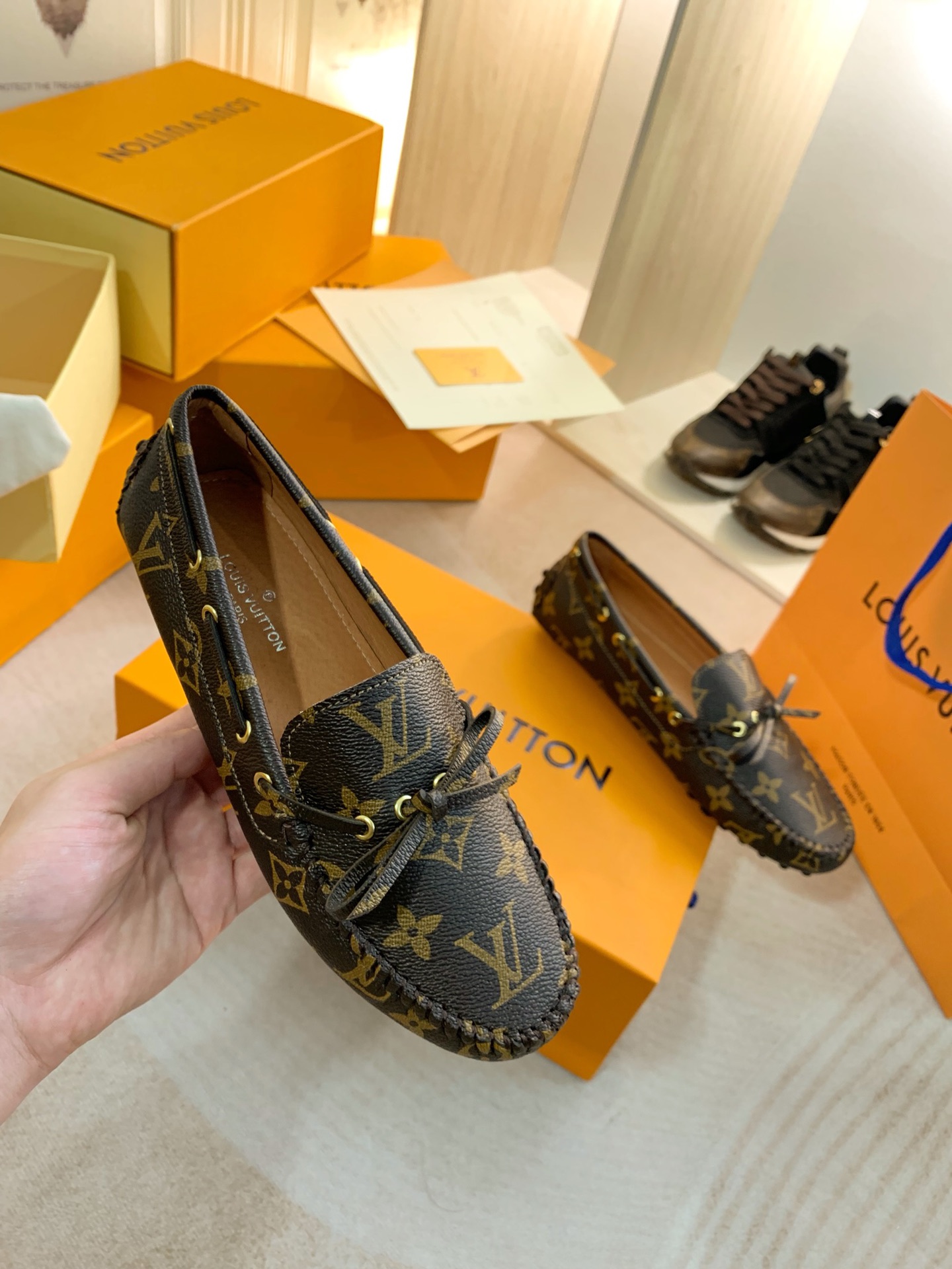 Louis Vuitton GLORIA FLAT LOAFERS WOMEN 11 - vstockx