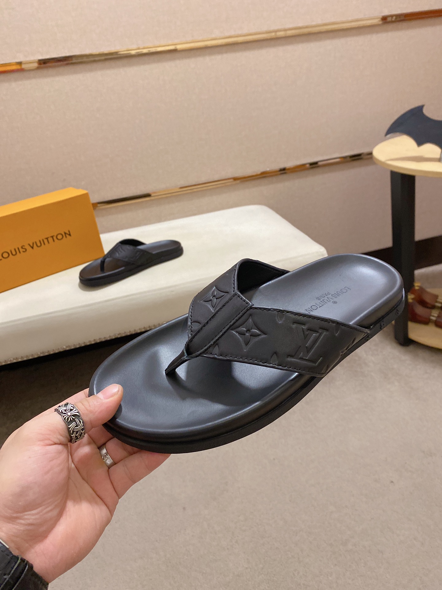 Louis Vuitton Slipper 8 - vstockx
