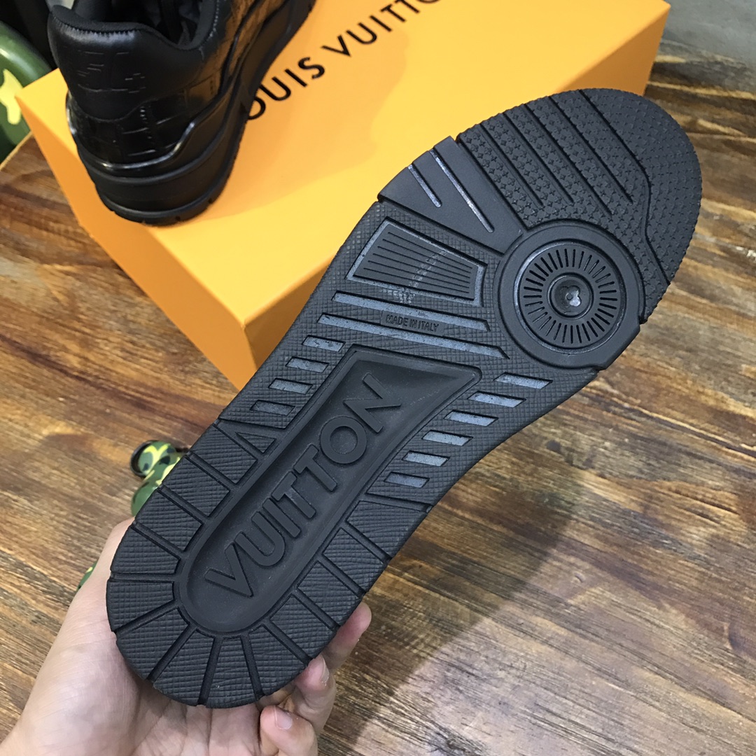 Louis Vuitton Trainer Sneakers 30 - vstockx