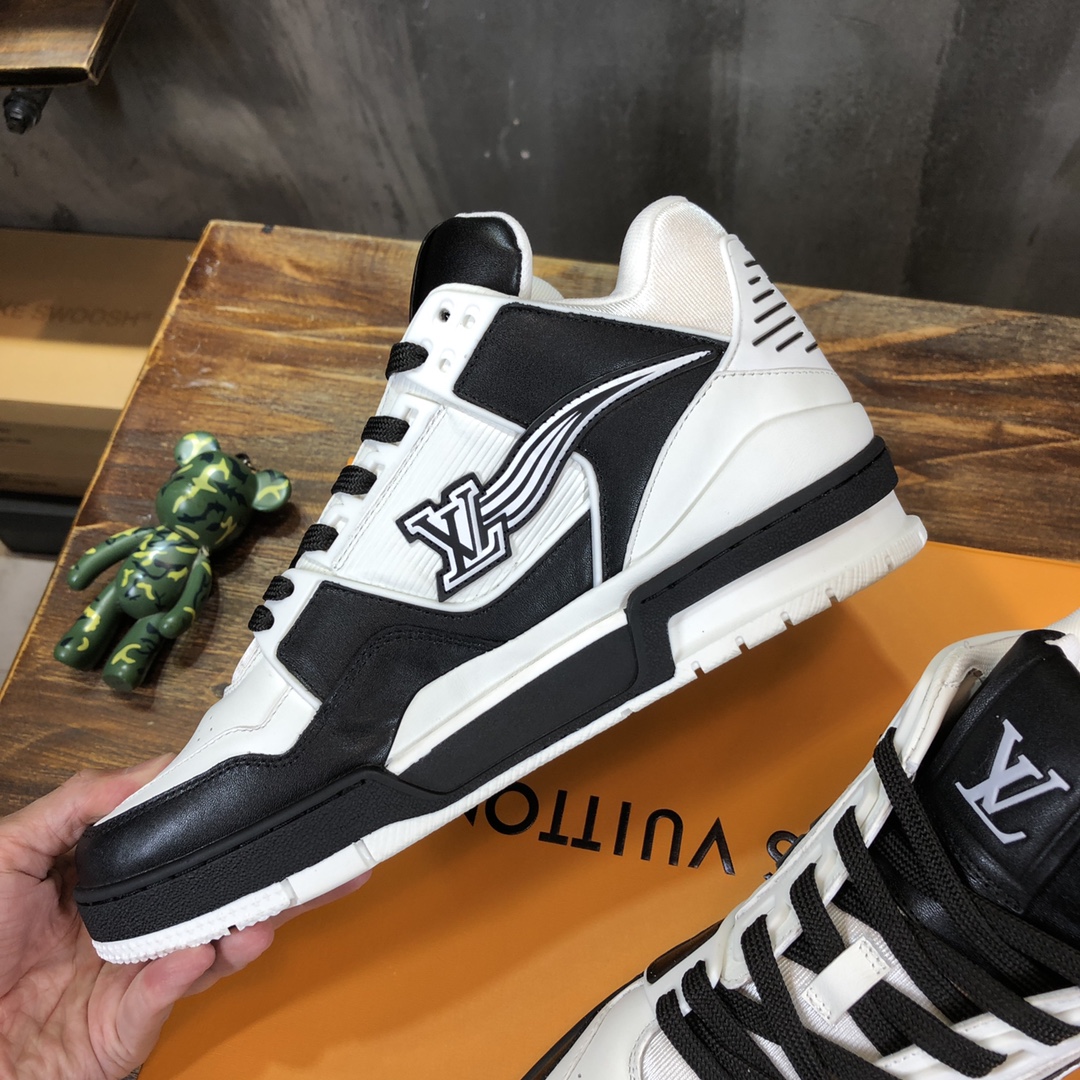 Louis Vuitton Trainer Sneakers 11 - vstockx
