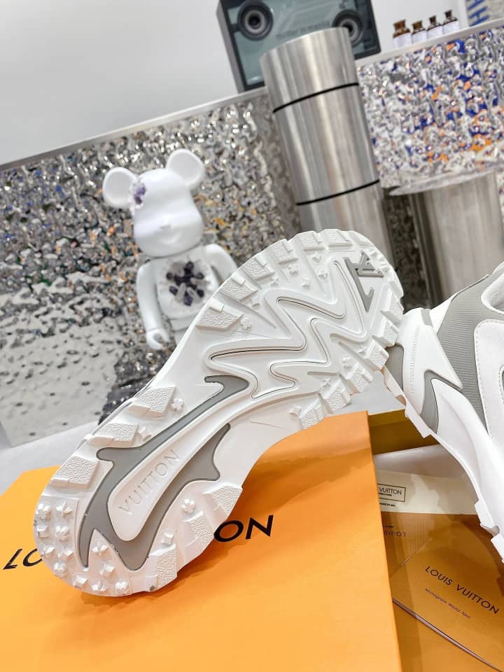 Louis Vuitton LV Runner Tatic Sneaker White - vstockx