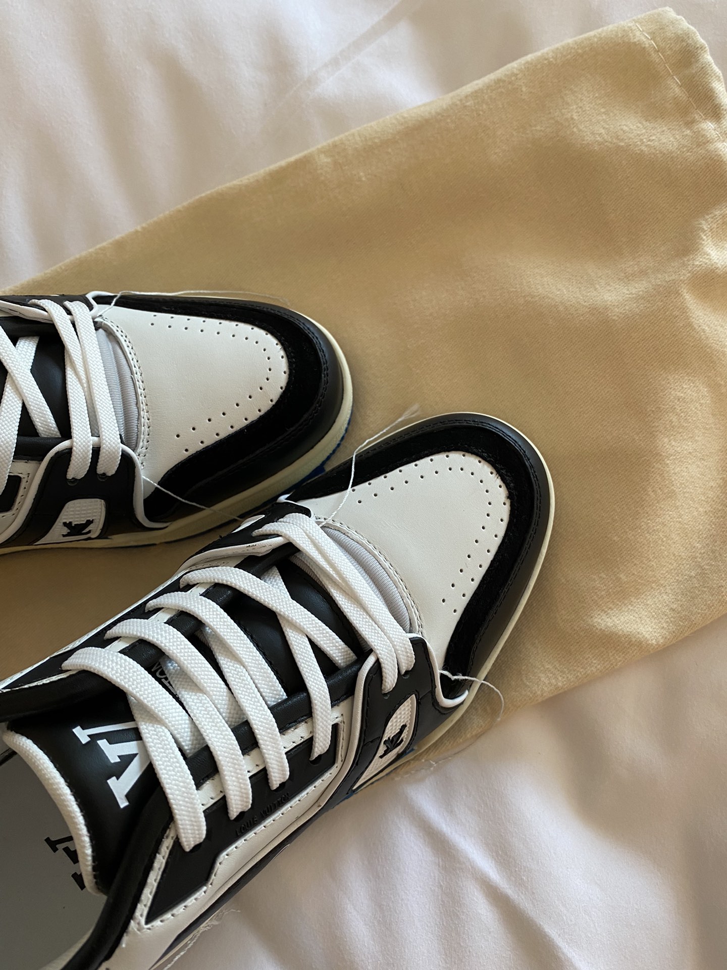 Louis Vuitton LV TRAINERS SNEAKER 9 - vstockx