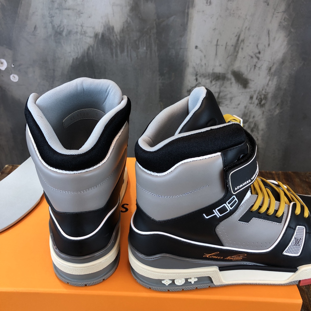 Louis Vuitton Trainer Sneakers 16 - vstockx