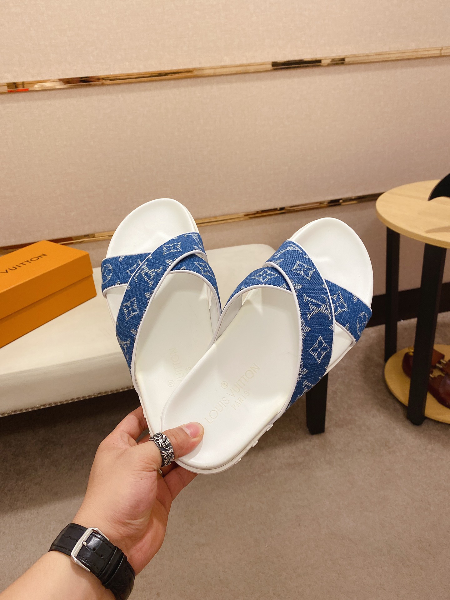 Louis Vuitton Slipper 18 - vstockx