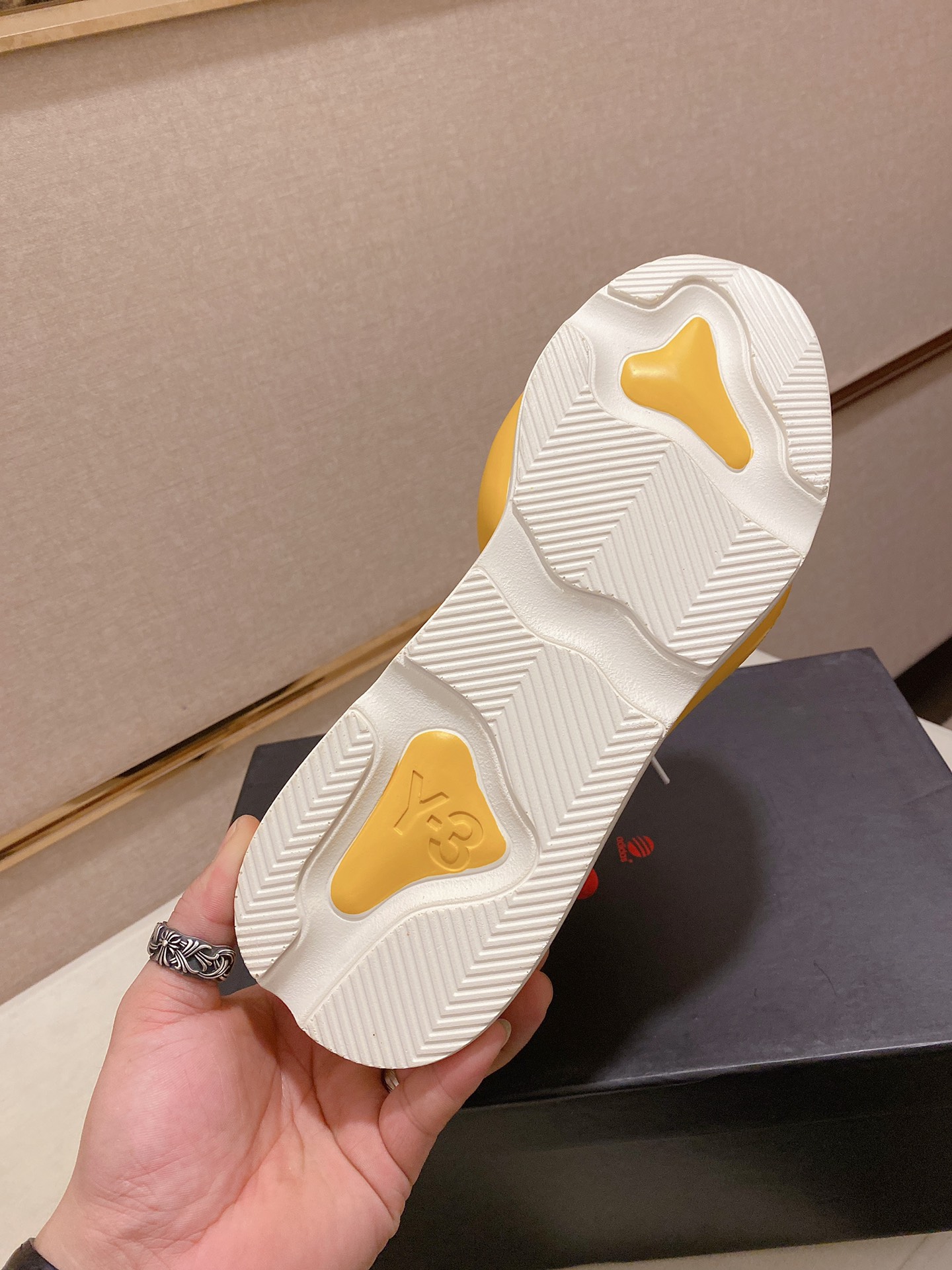 Y-3 Kaiwa Lace-Up Sneakers 25 - vstockx