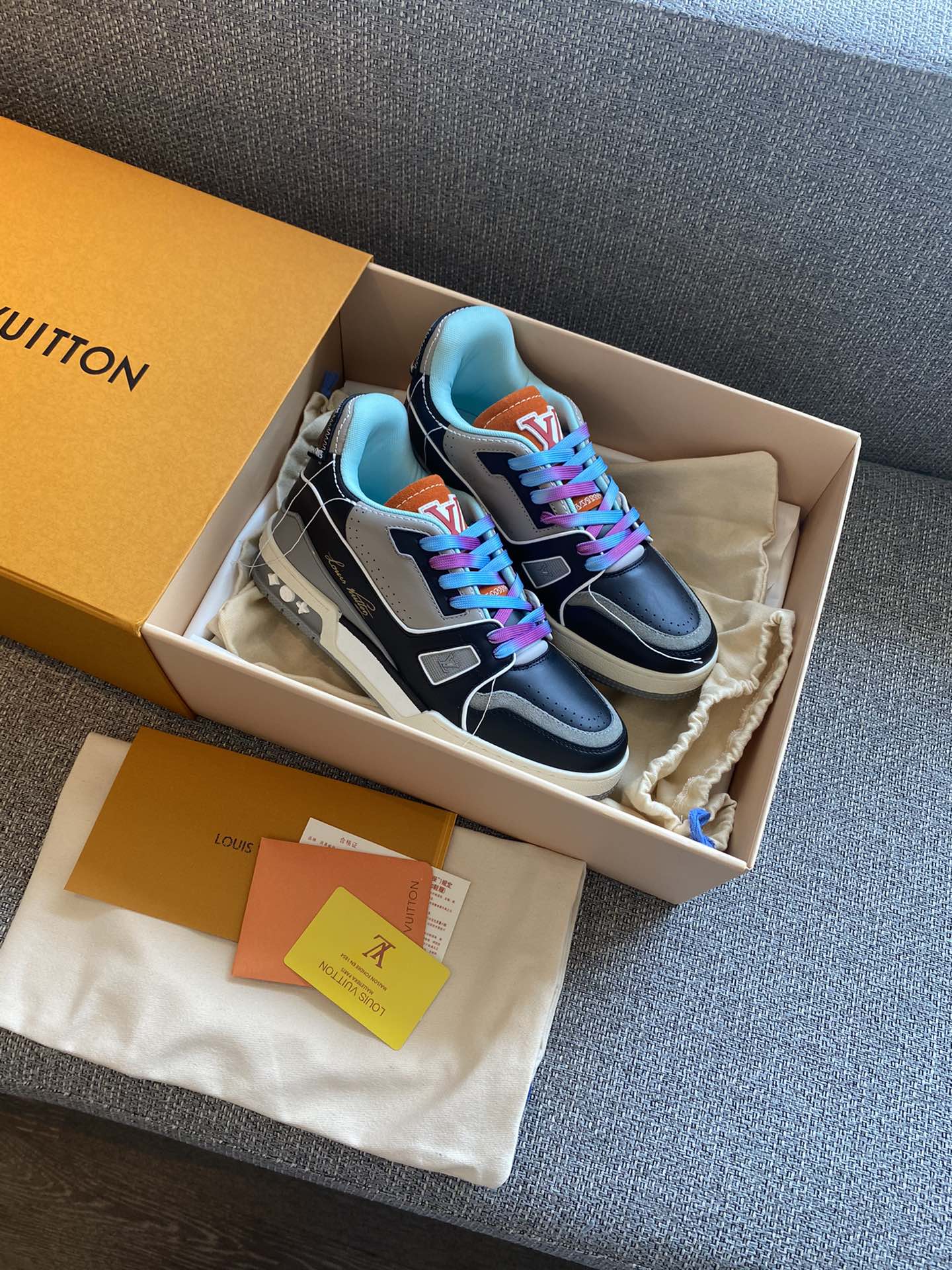 Louis Vuitton LV TRAINERS SNEAKER 9 - vstockx