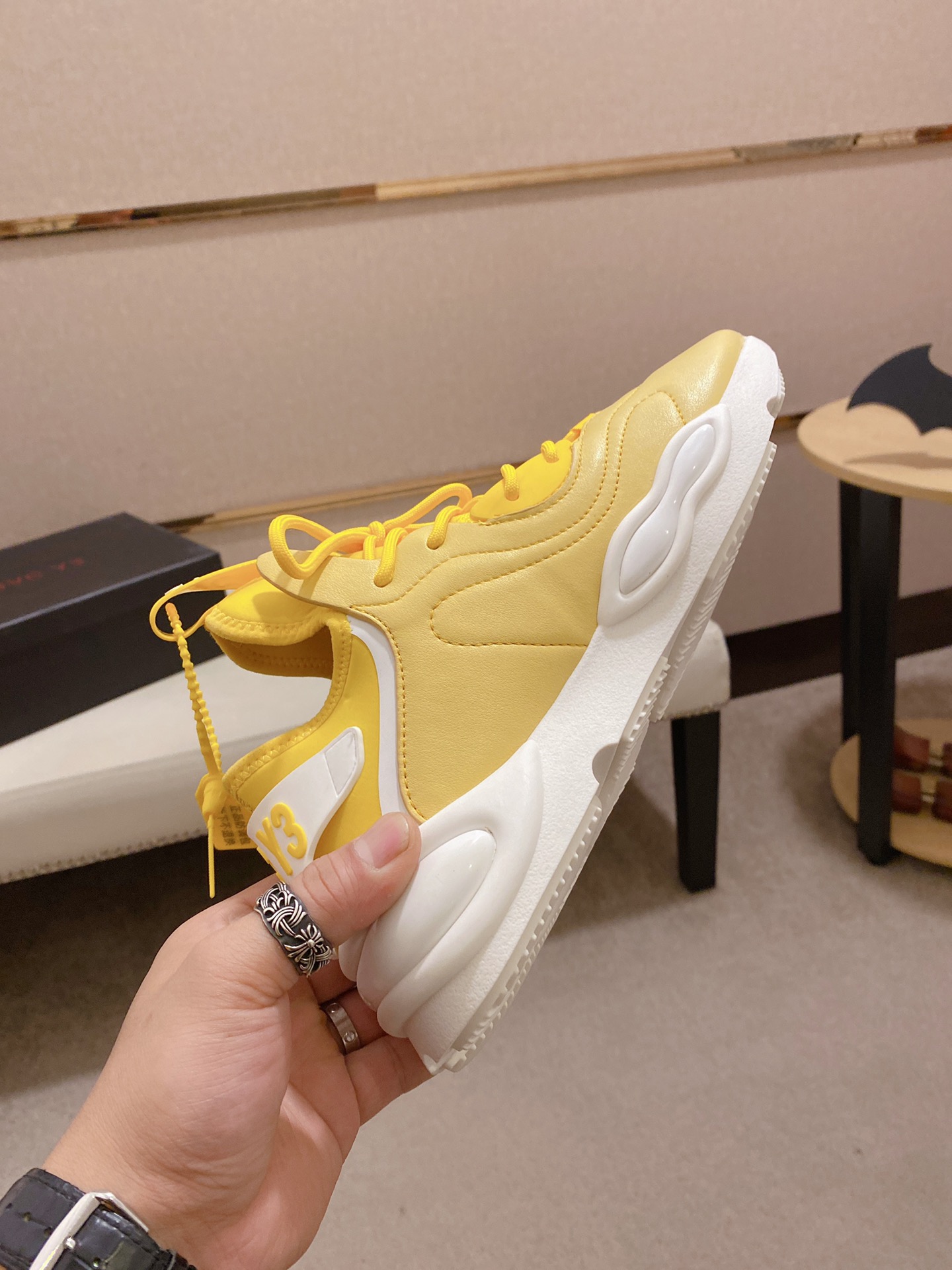 Y-3 Kaiwa Lace-Up Sneakers 3 - vstockx