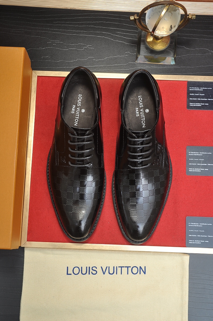 Louis Vuitton Leather Boots 44 - vstockx