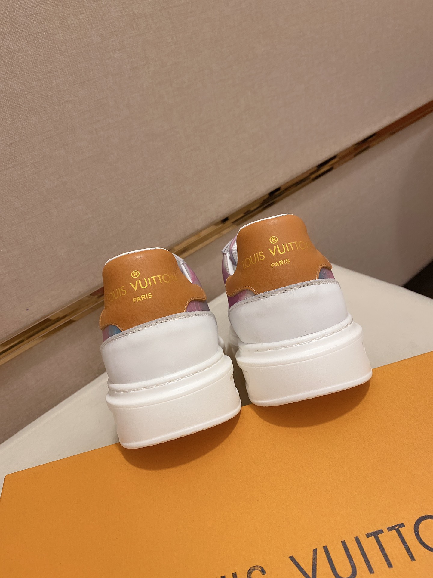 Louis Vuitton Low Top sneaker 114 - vstockx