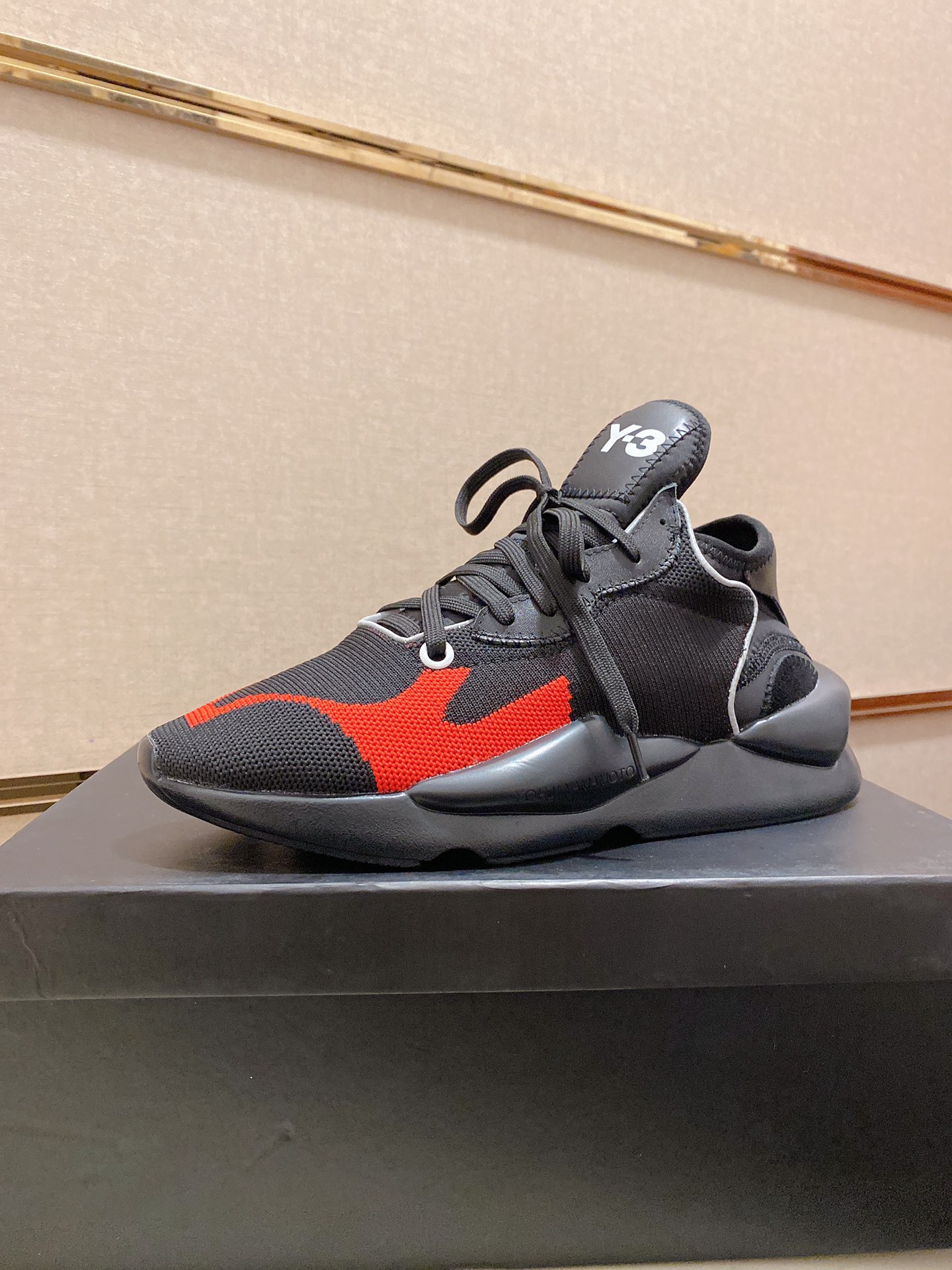 Y-3 Kaiwa Lace-Up Sneakers 14 - vstockx